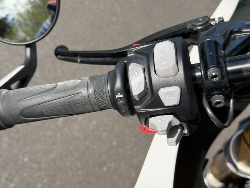 2024 Triumph Speed Triple 1200 RR – photo 17