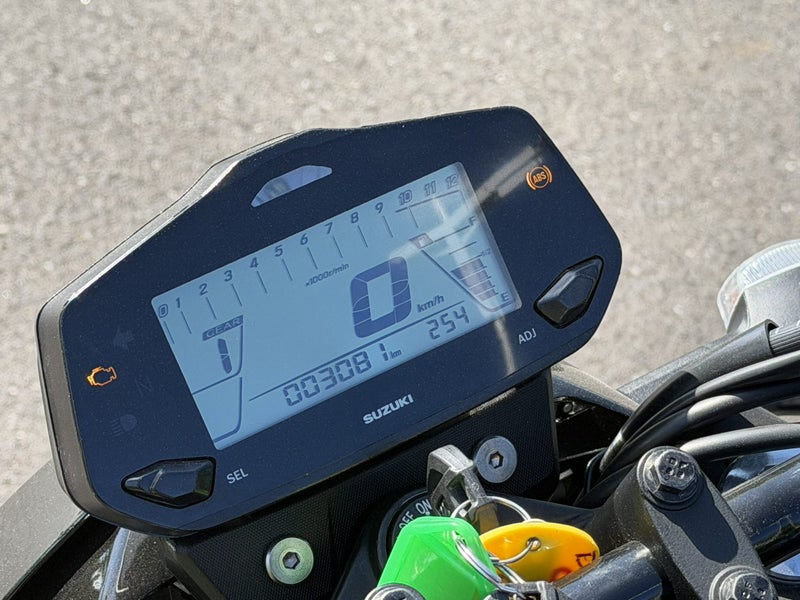2025 Suzuki GSX150 black – photo 10