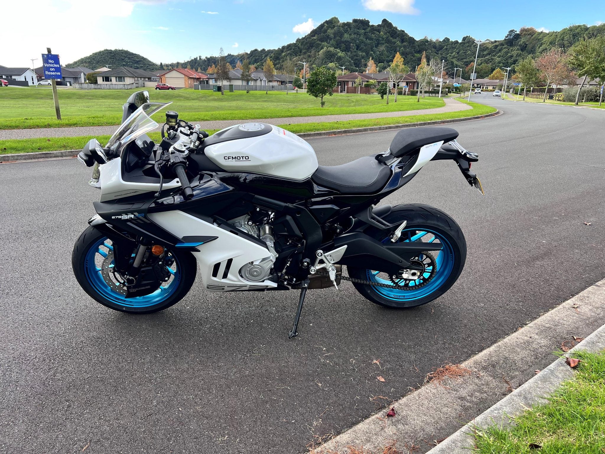 CFMOTO 675 SRR 2025 - NEBULA WHITE