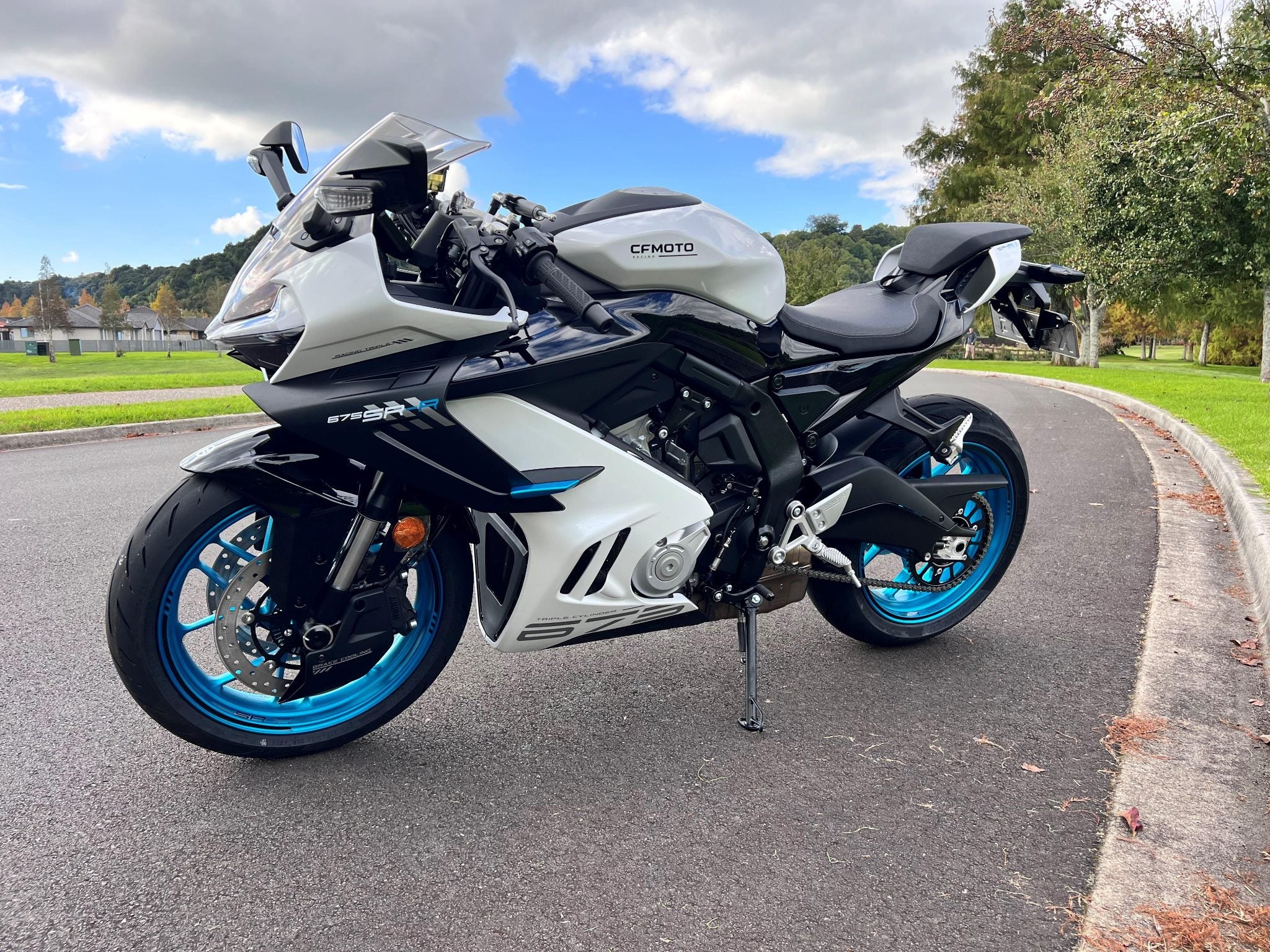 CFMOTO 675 SRR 2025 - NEBULA WHITE