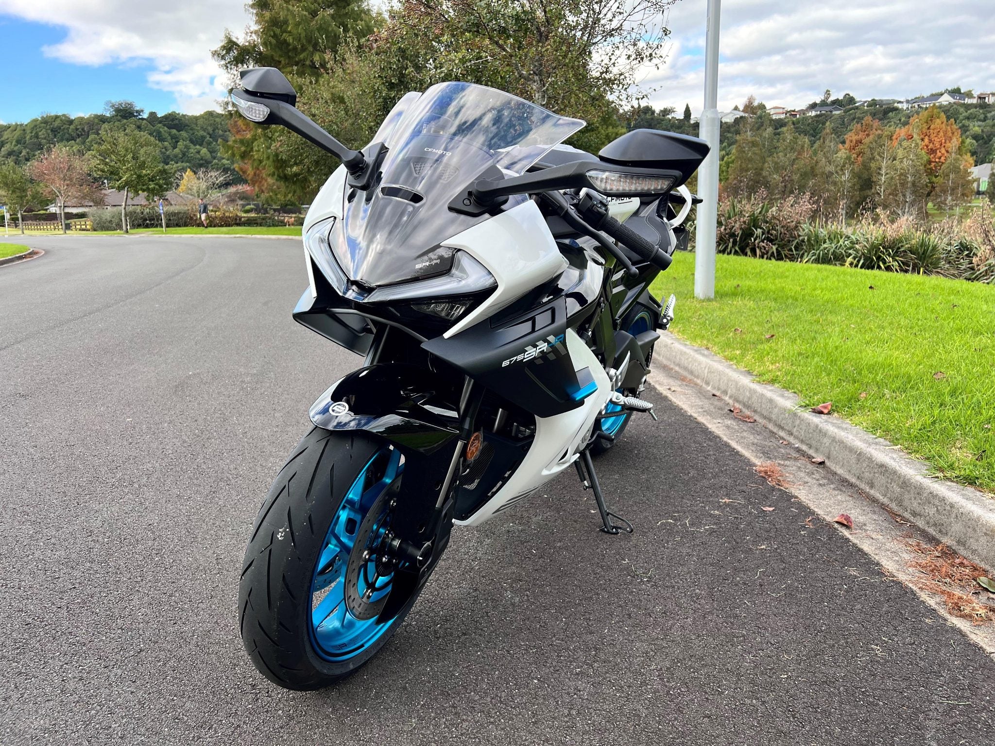 CFMOTO 675 SRR 2025 - NEBULA WHITE