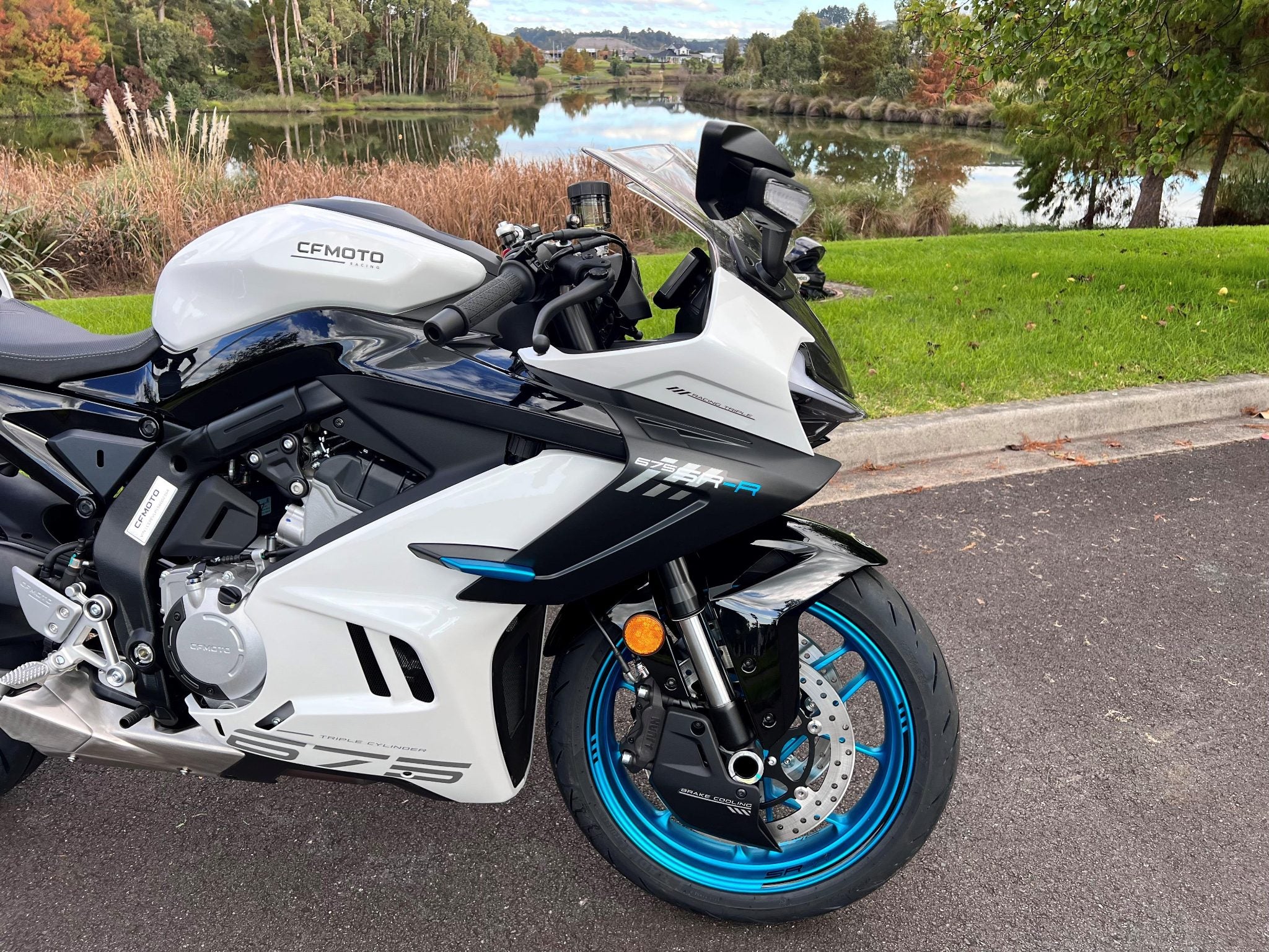 CFMOTO 675 SRR 2025 - NEBULA WHITE