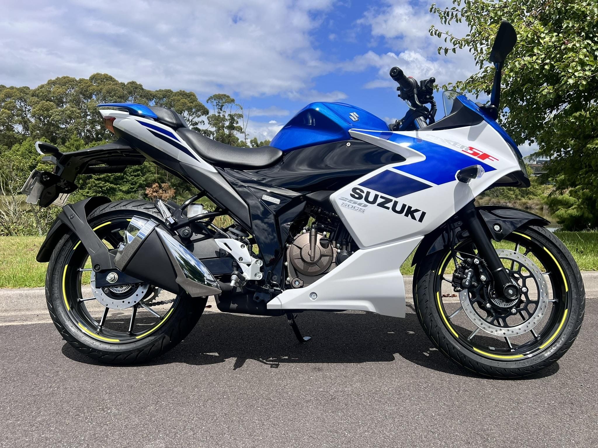 SUZUKI GIXXER 250 – SUZUKIFEST DEAL SAVE $500 – NOW $4,999 RIDE AWAY (WAS $5,499)