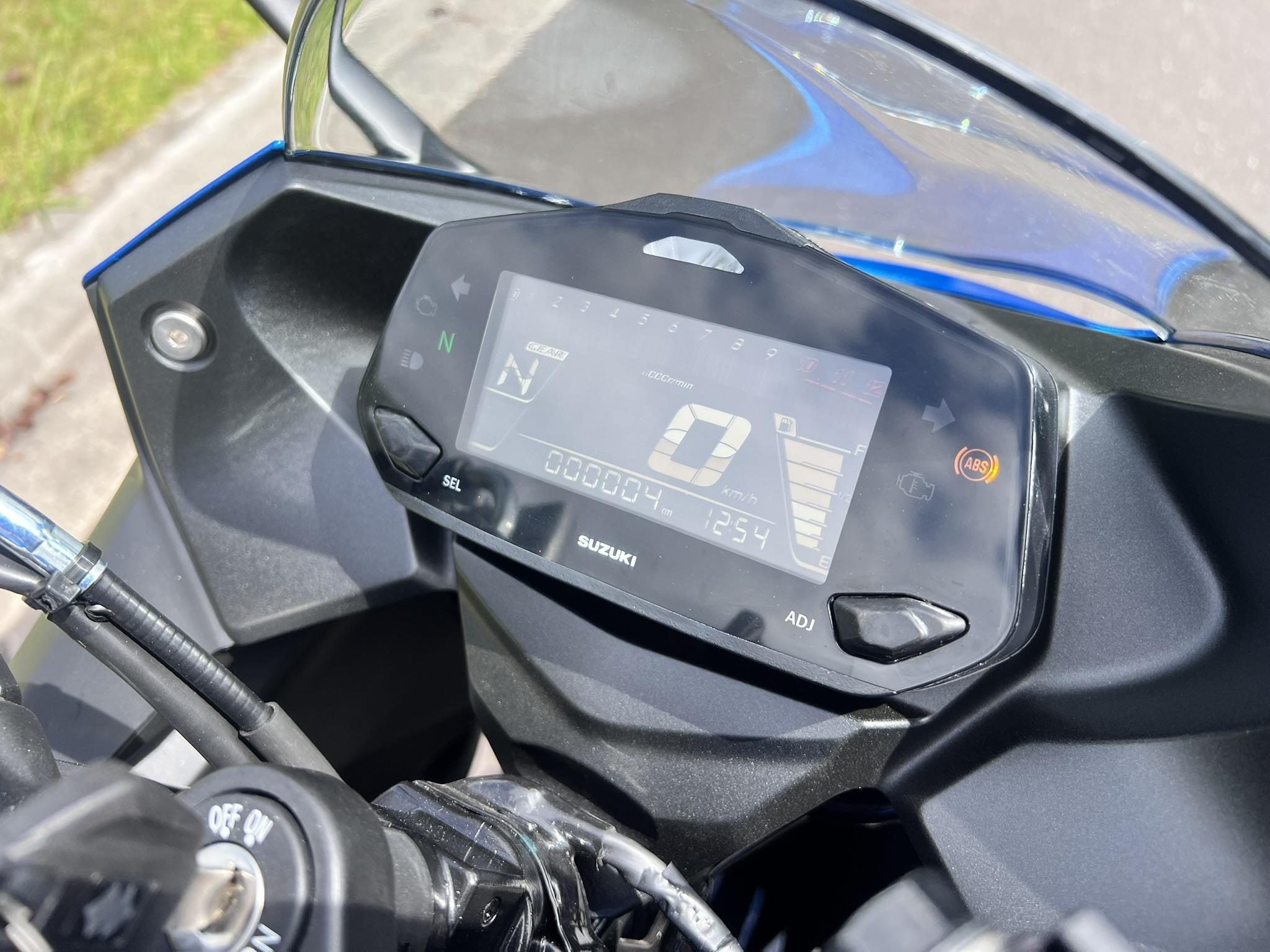 SUZUKI GIXXER 250 – SUZUKIFEST DEAL SAVE $500 – NOW $4,999 RIDE AWAY (WAS $5,499)