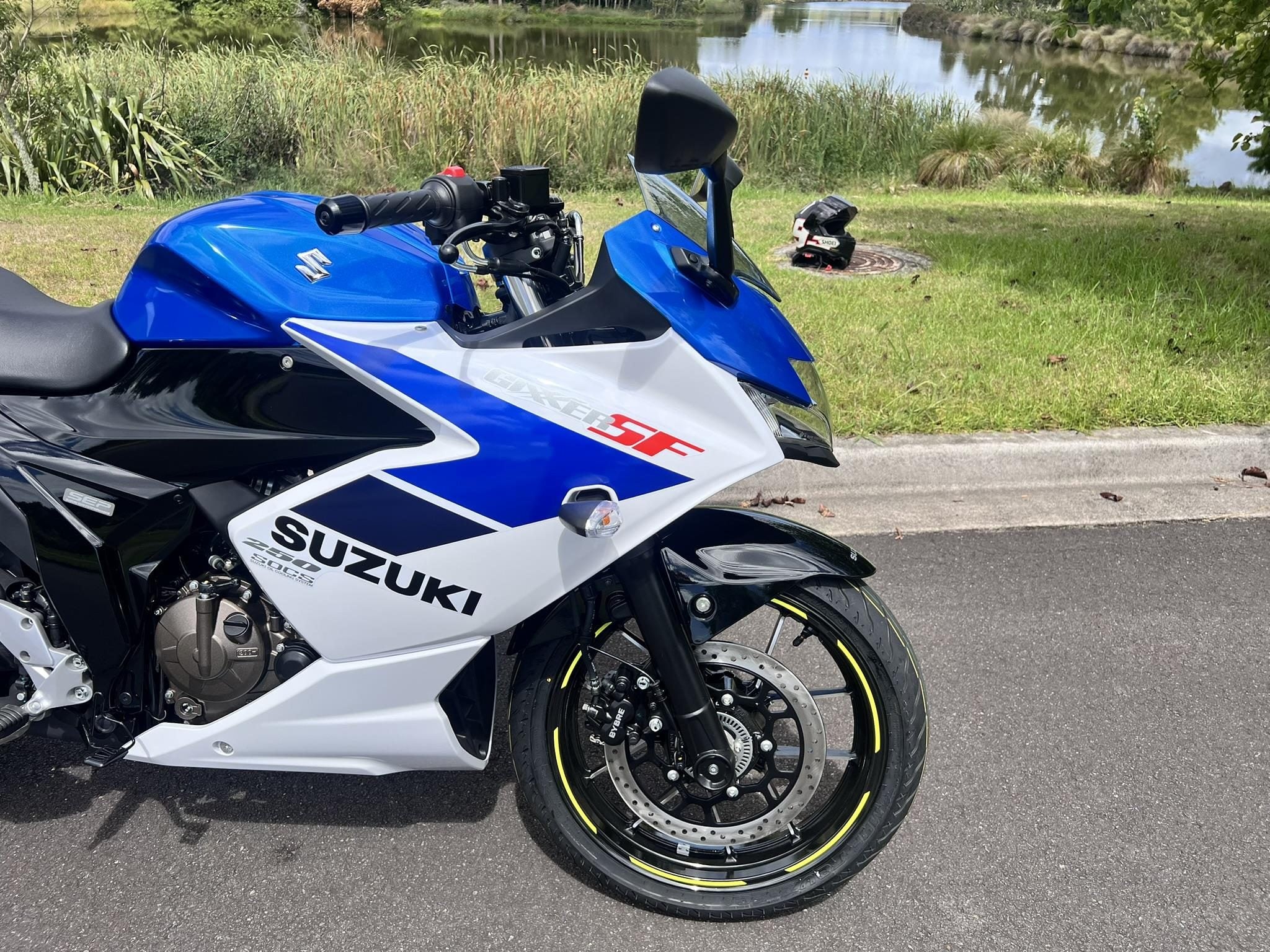 SUZUKI GIXXER 250 – SUZUKIFEST DEAL SAVE $500 – NOW $4,999 RIDE AWAY (WAS $5,499)