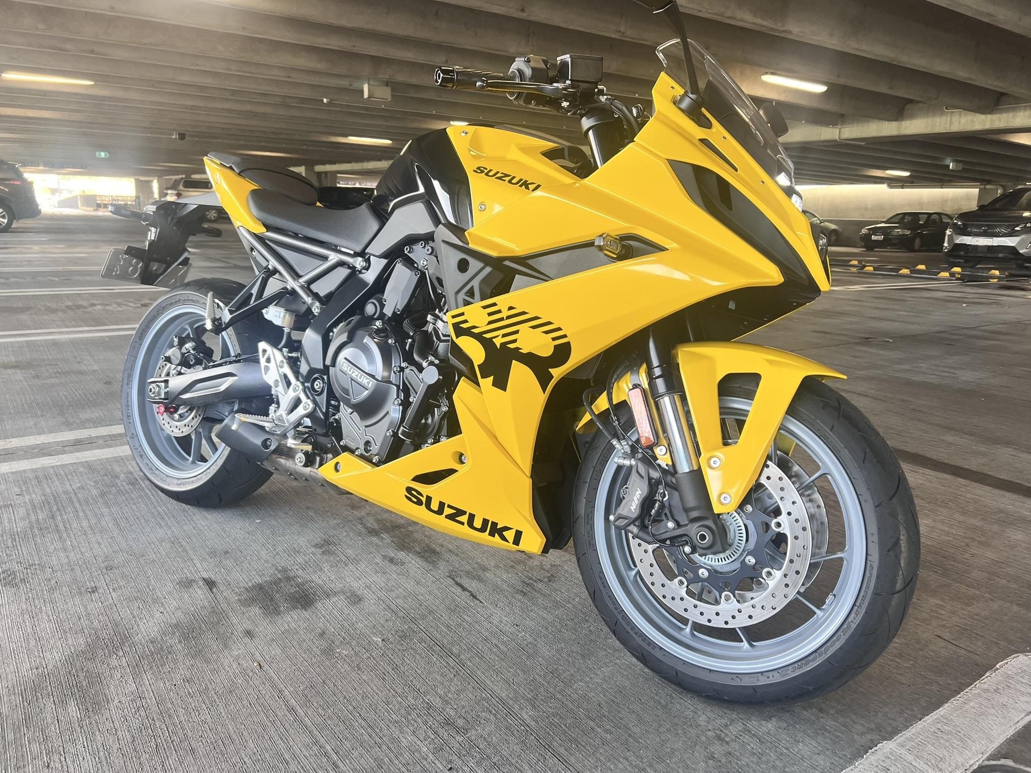 SUZUKI GSX8R 2025 - SUZUKIFEST SAVE $500!