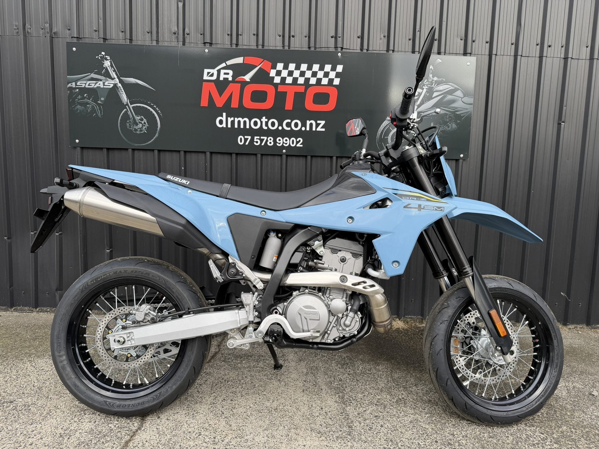 SUZUKI DRZ4SM 2026 -FREE ON ROADS! FIRST 20 UNITS ONLY*