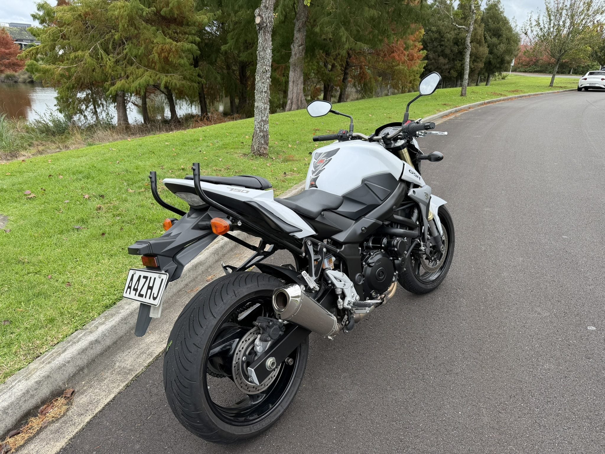 Suzuki GSR750 2015