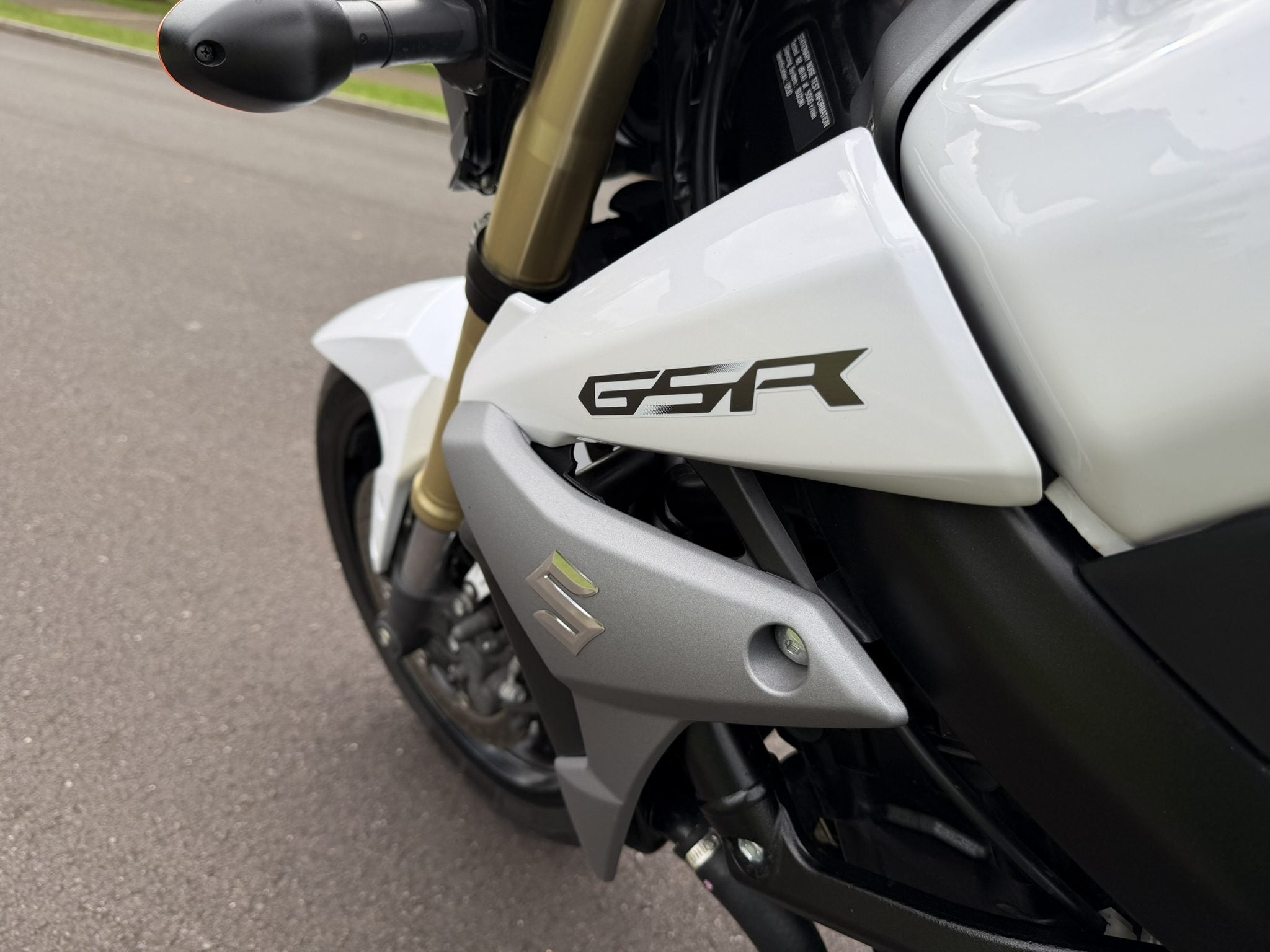 Suzuki GSR750 2015