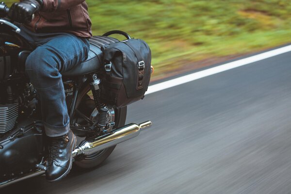 LEGEND GEAR SADDLE BAG SET SW MOTECH RIGHT LS1 9.8L INCLUDING SLS