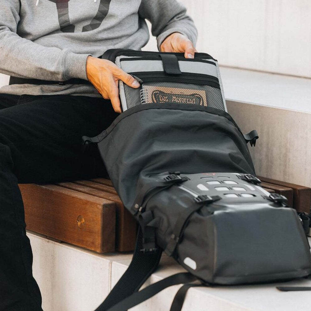 SW MOTECH BACKPACK DAILY WATERPROOF 22L BLACK