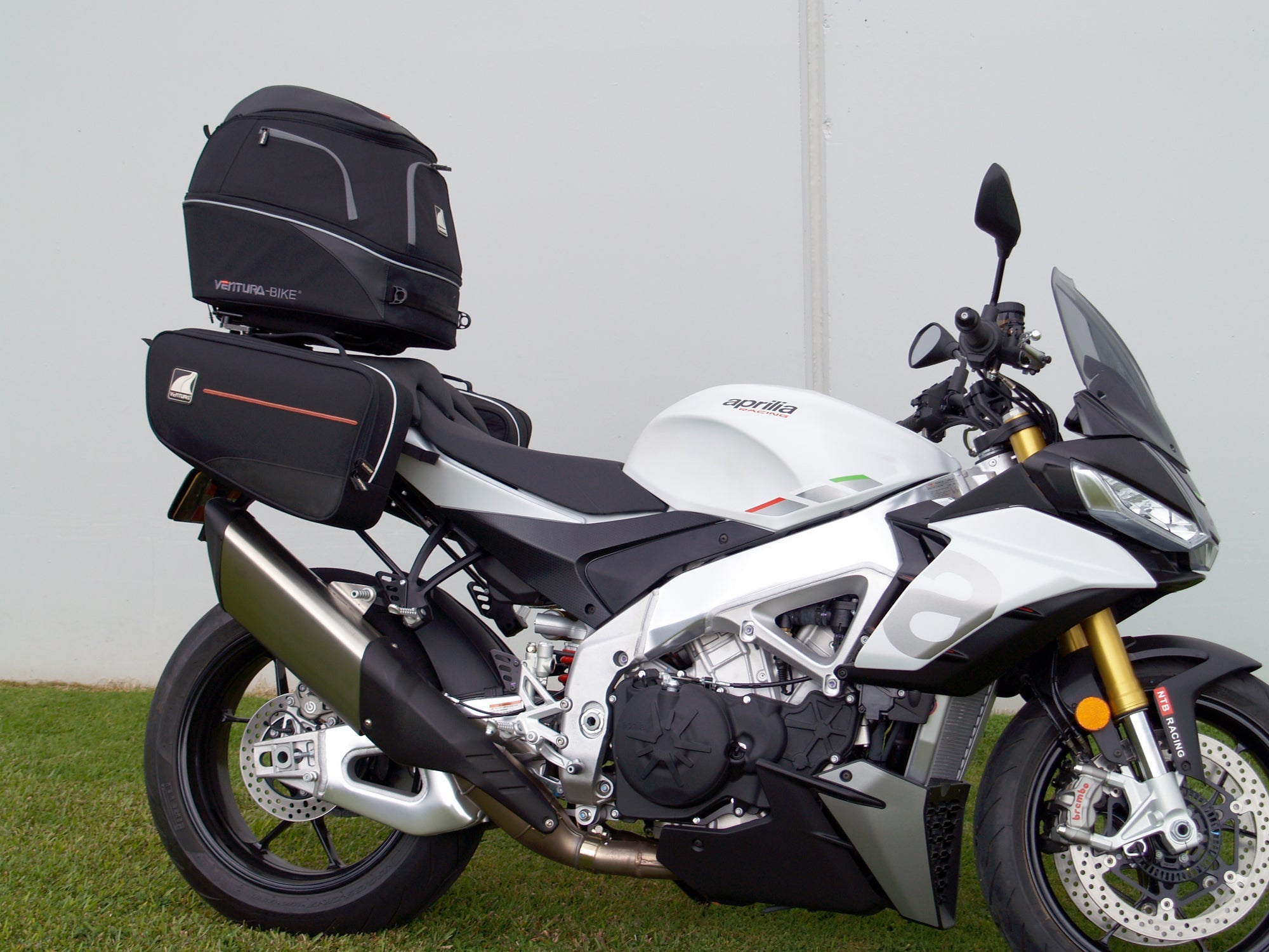 Aprilia Tuono V4 1100 (21 - >)