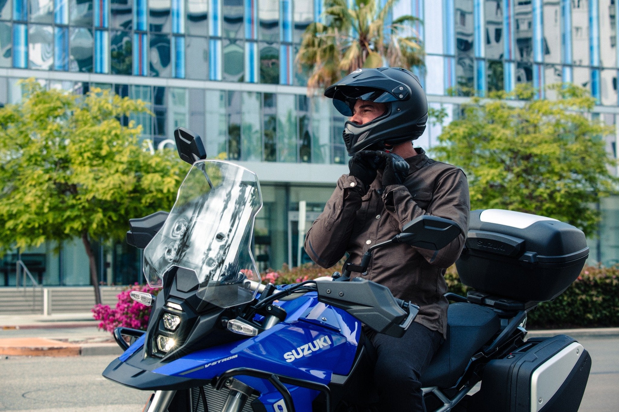 SUZUKI VSTROM 800RQ 2025 - FREE PANNIERS!