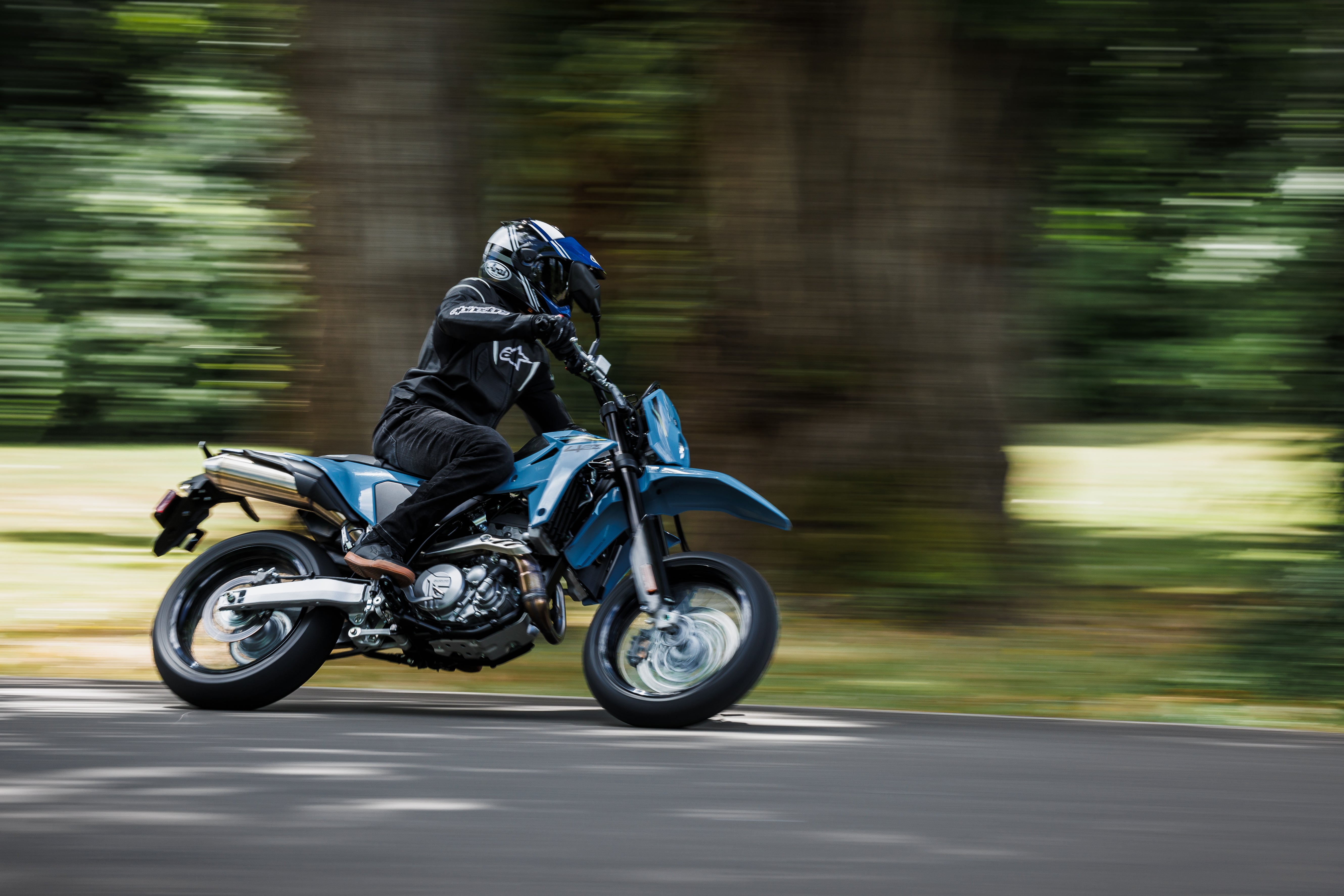 SUZUKI DRZ4SM 2026 -FREE ON ROADS! FIRST 20 UNITS ONLY*