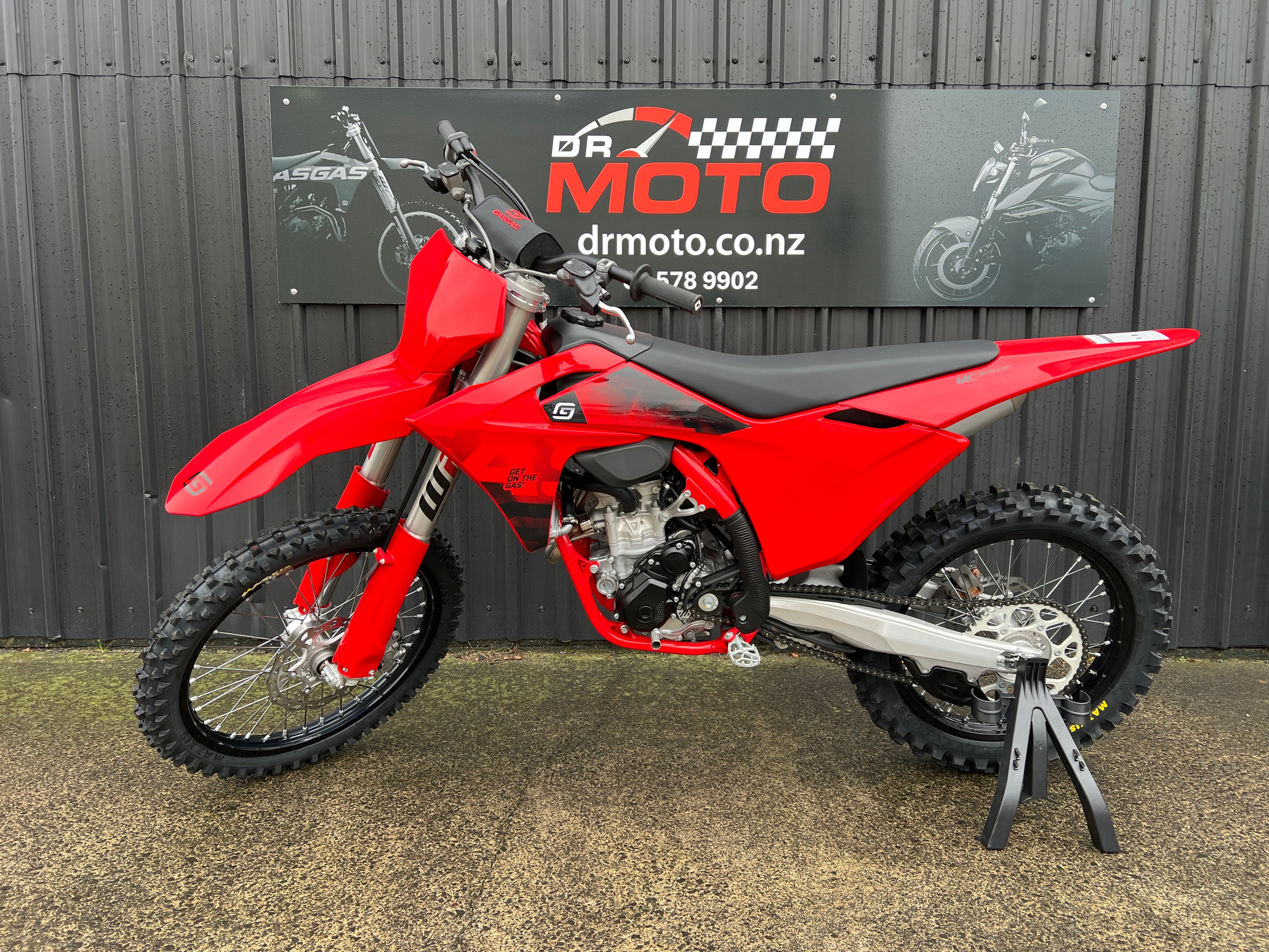 GASGAS MC250F 2026 - Runout Sale, Save $1200!