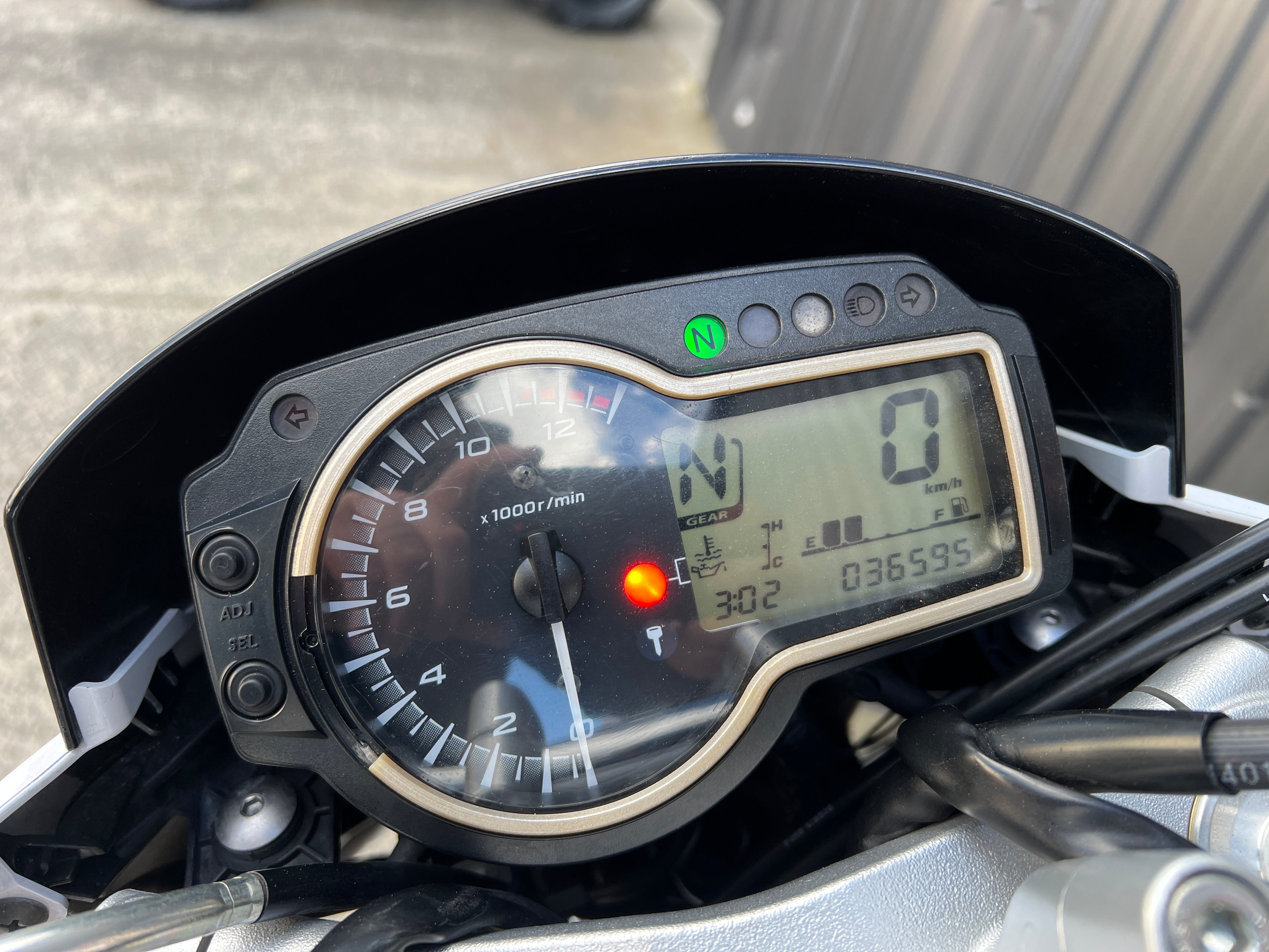 SUZUKI GSR750 2012