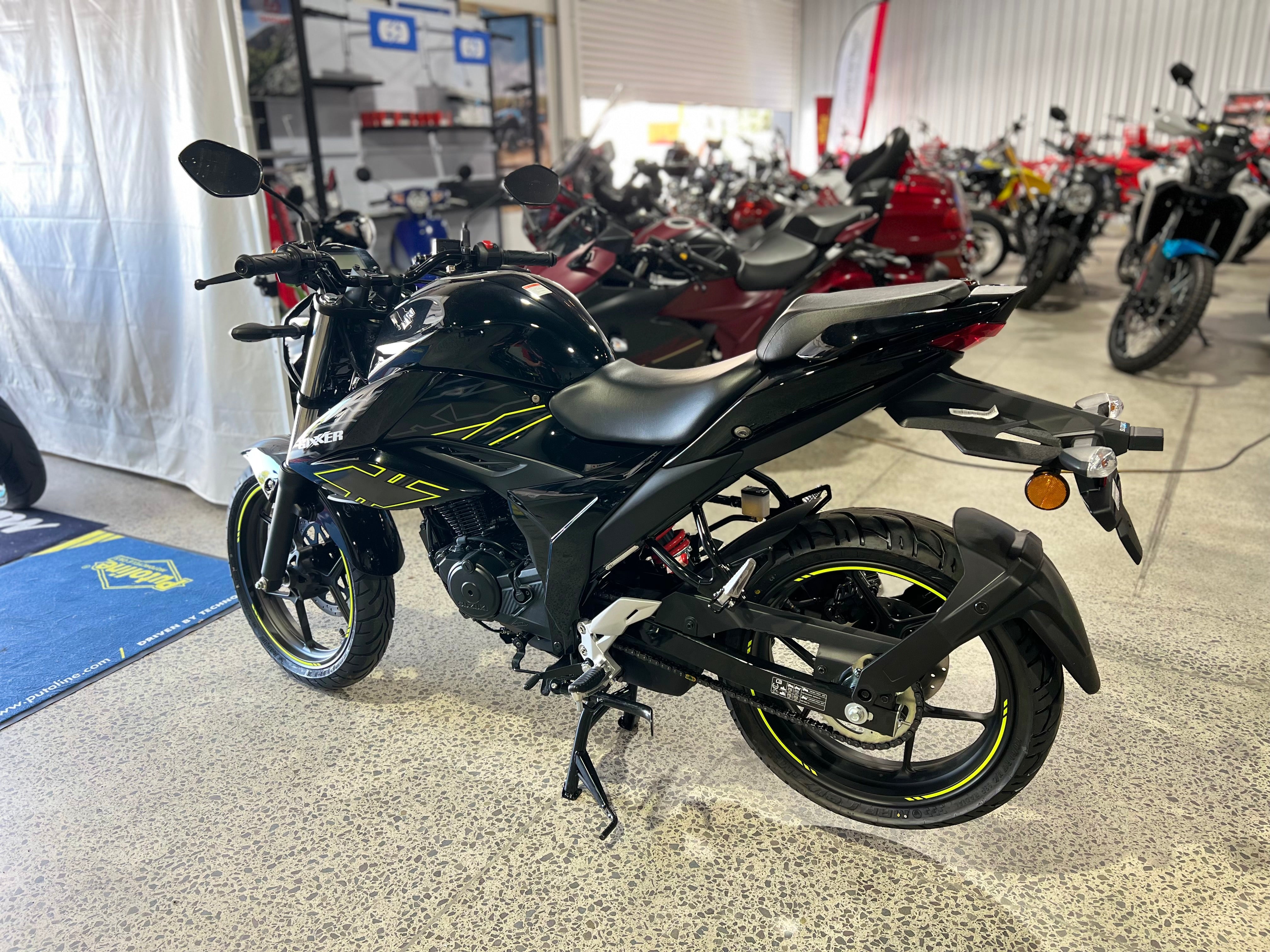 SUZUKI GSX150 2025