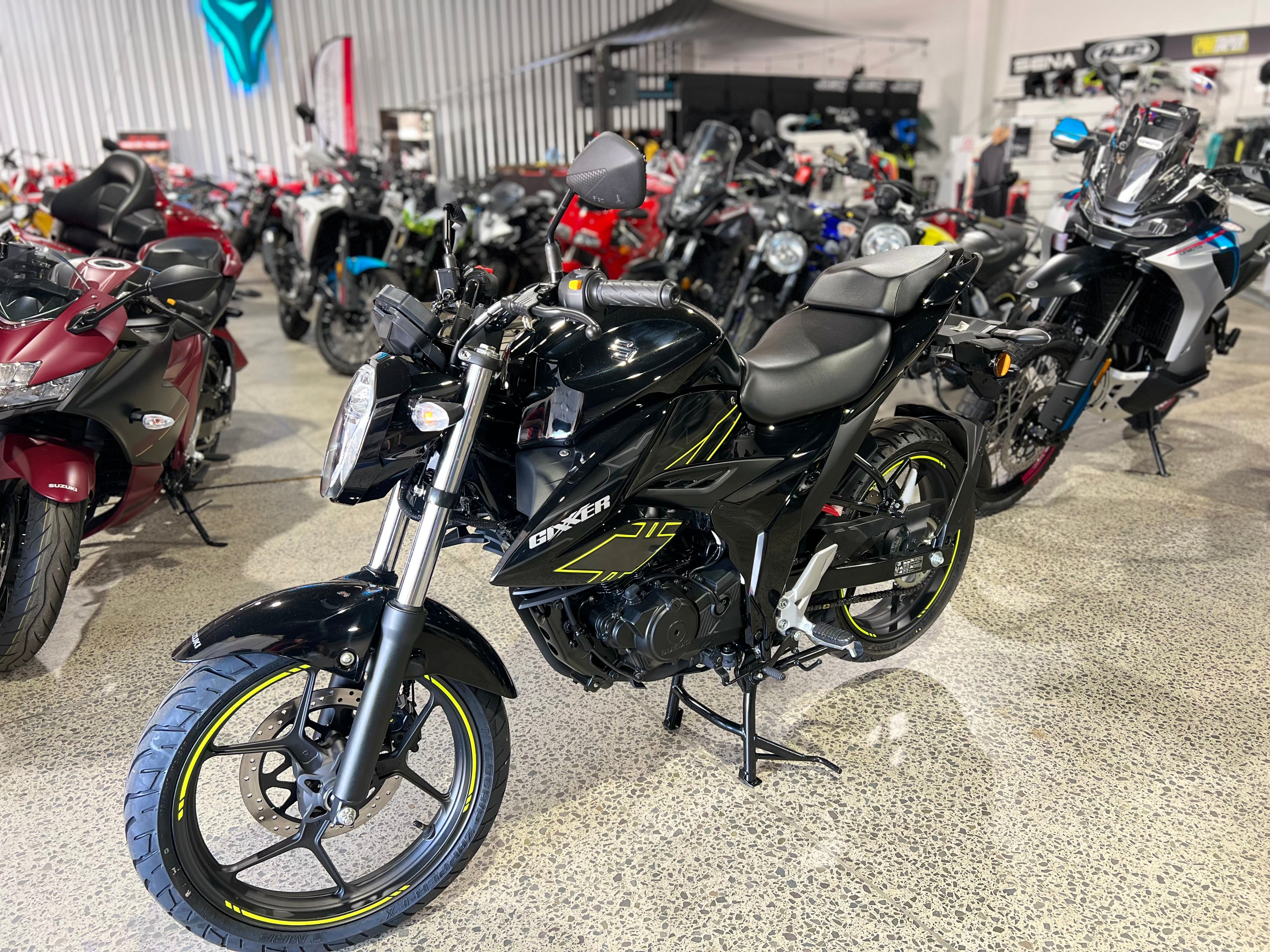 SUZUKI GSX150 2025