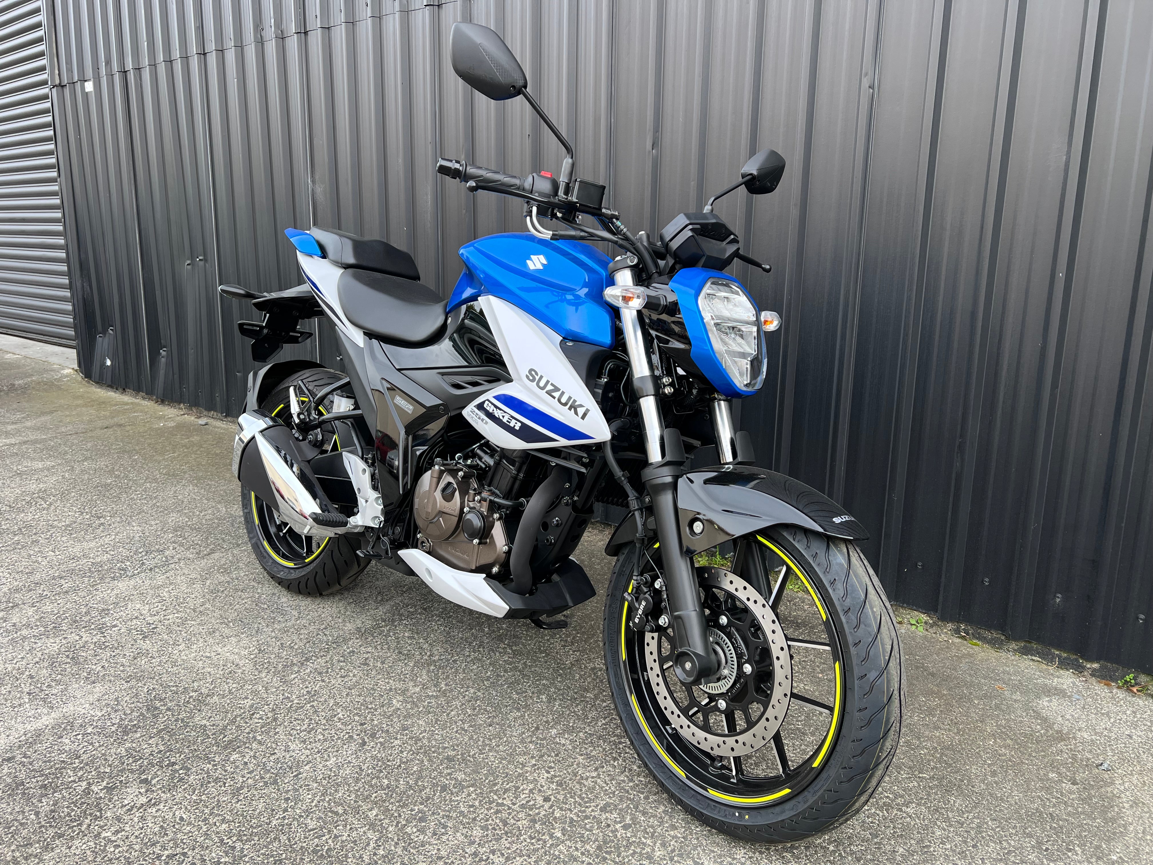 SUZUKI GSX250R 2025 LAMS NAKED BIKE