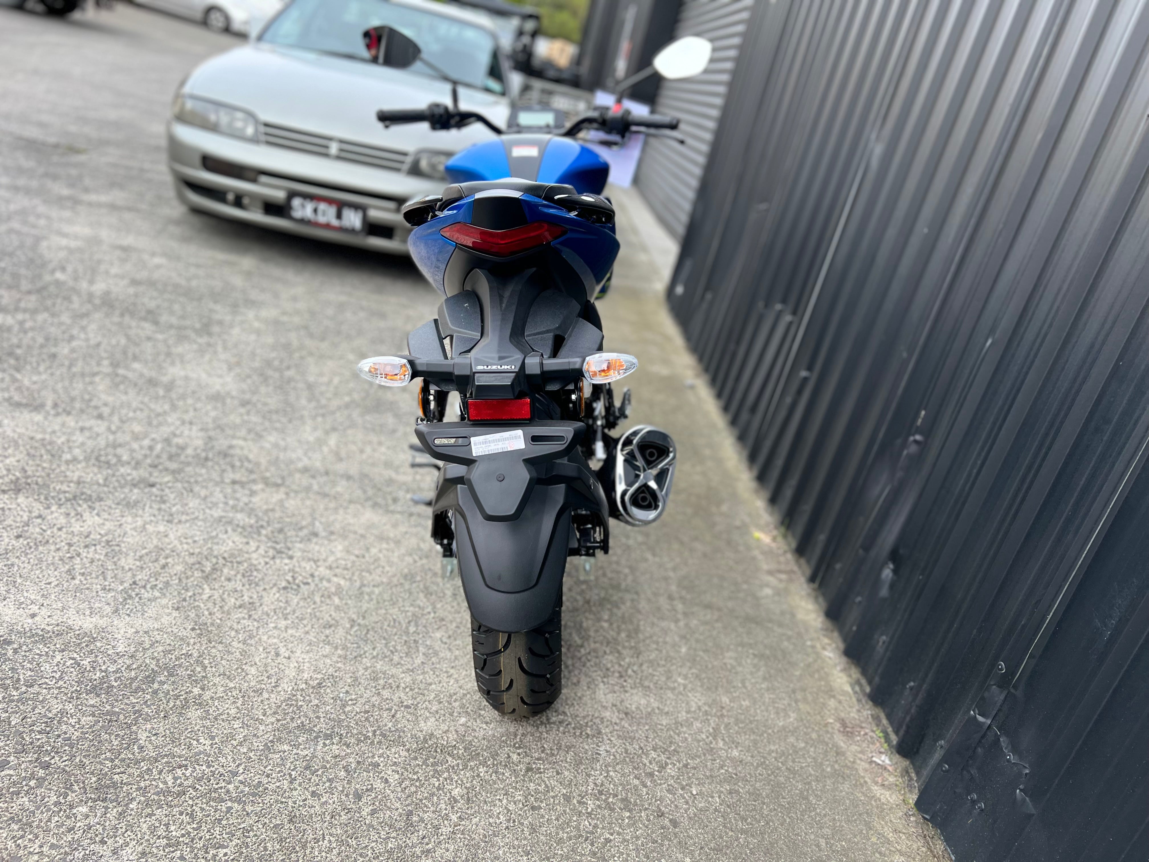 SUZUKI GSX150 2025