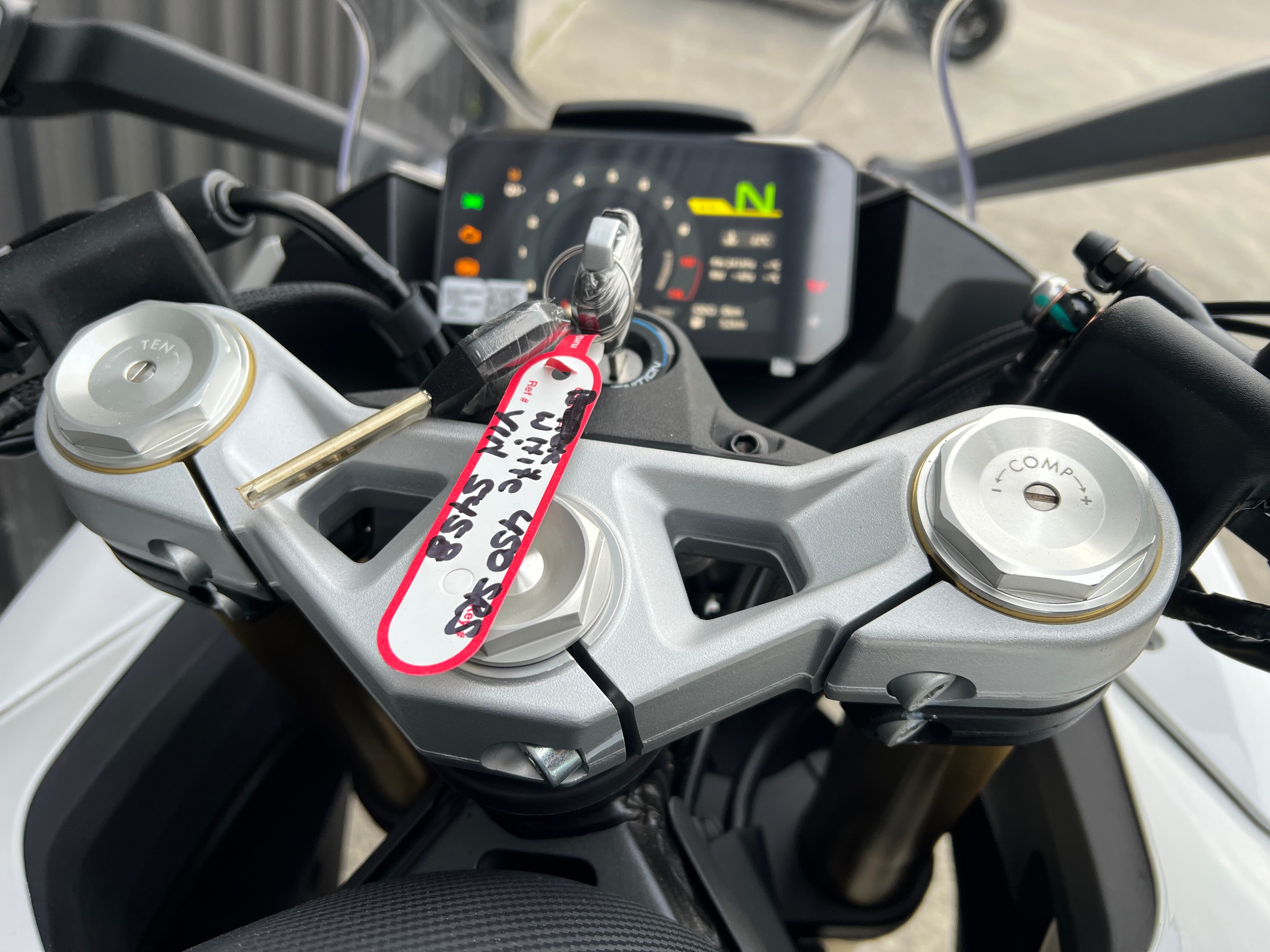 CFMOTO 450SRS 2025 - NEBULA WHITE/GOLD