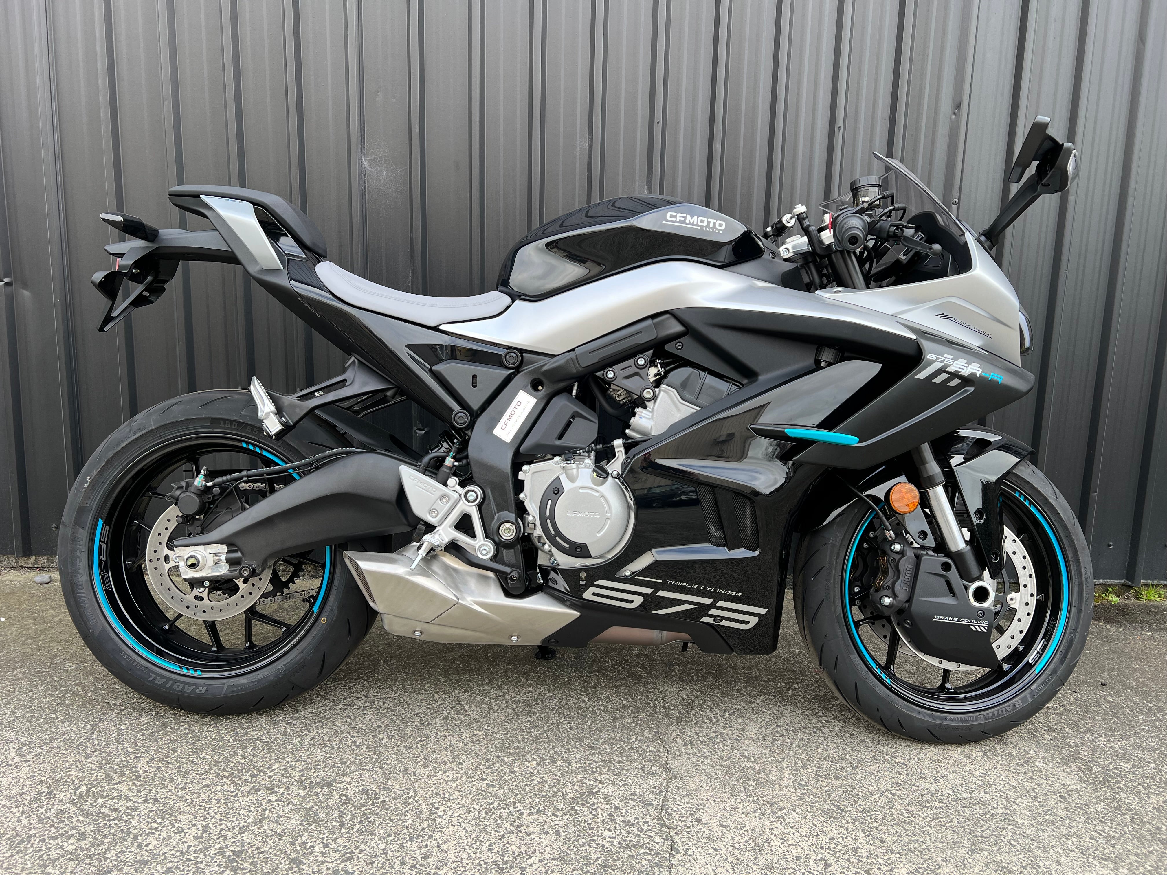 CFMoto 675 SR-R siêu phẩm sport-bike 3 xilanh đã ra mắt