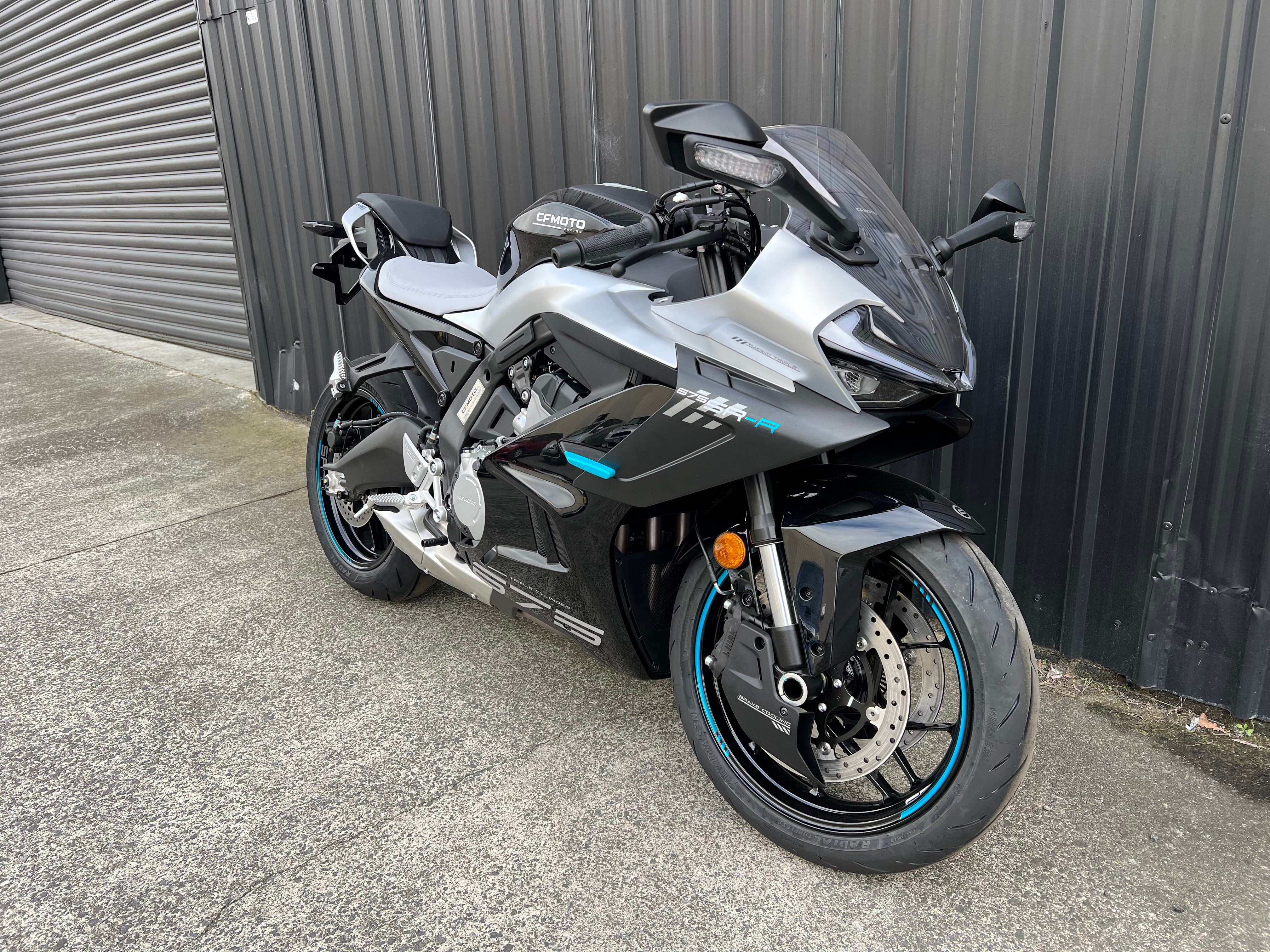 CFMOTO 675 SRR 2025 - NEBULA BLACK
