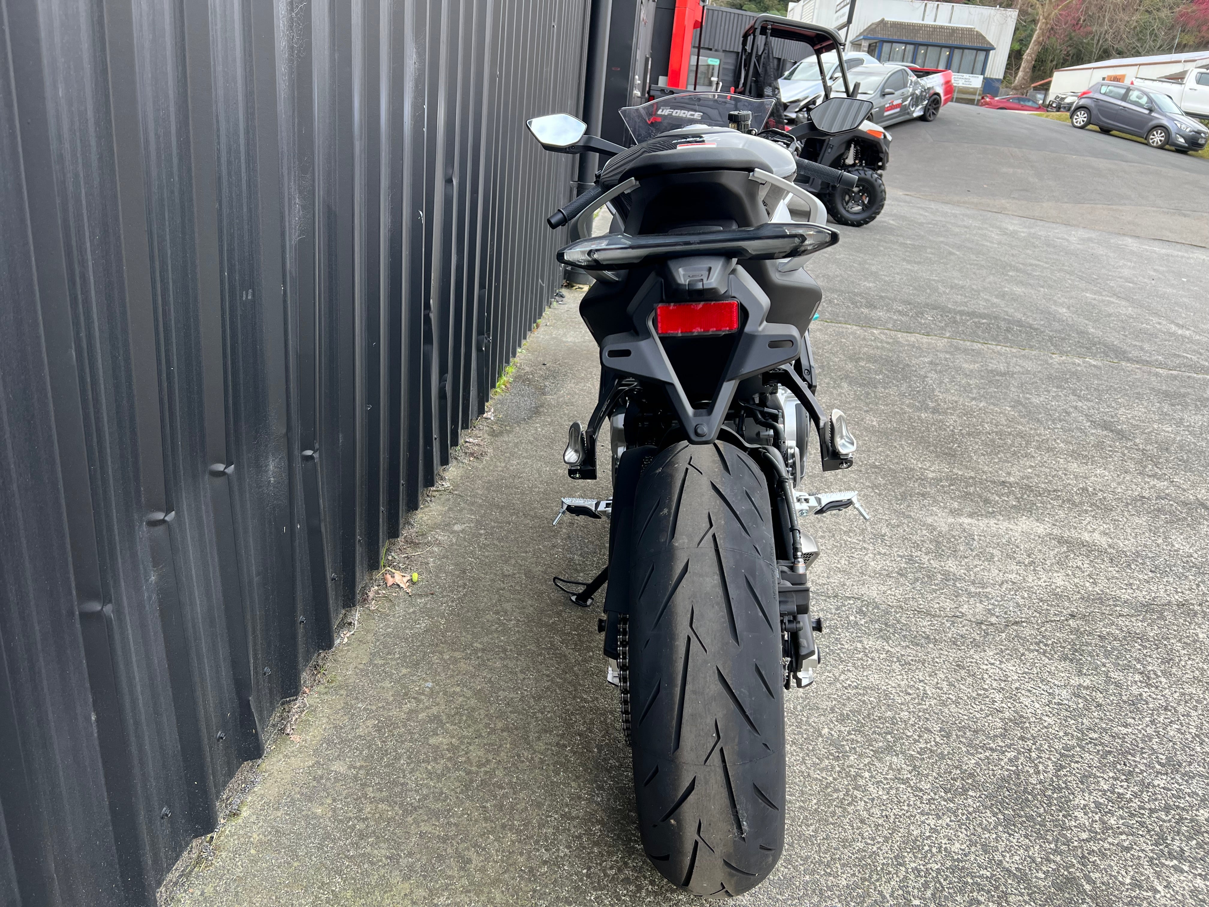 CFMOTO 675 SRR 2025 - NEBULA BLACK