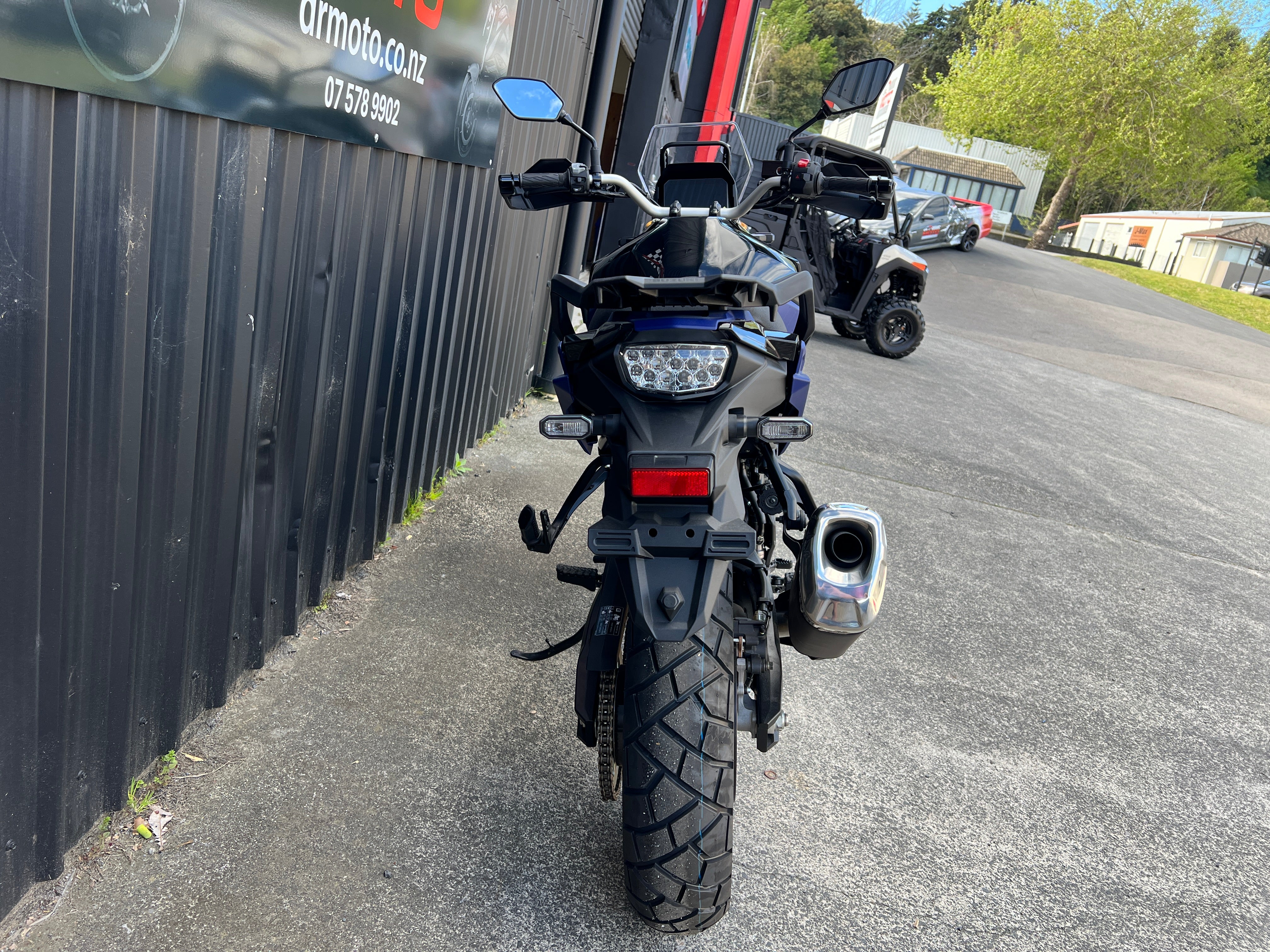 SUZUKI VSTROM 800 DE800 2025 - SUZUKI FEST - FREE PANNIERS!