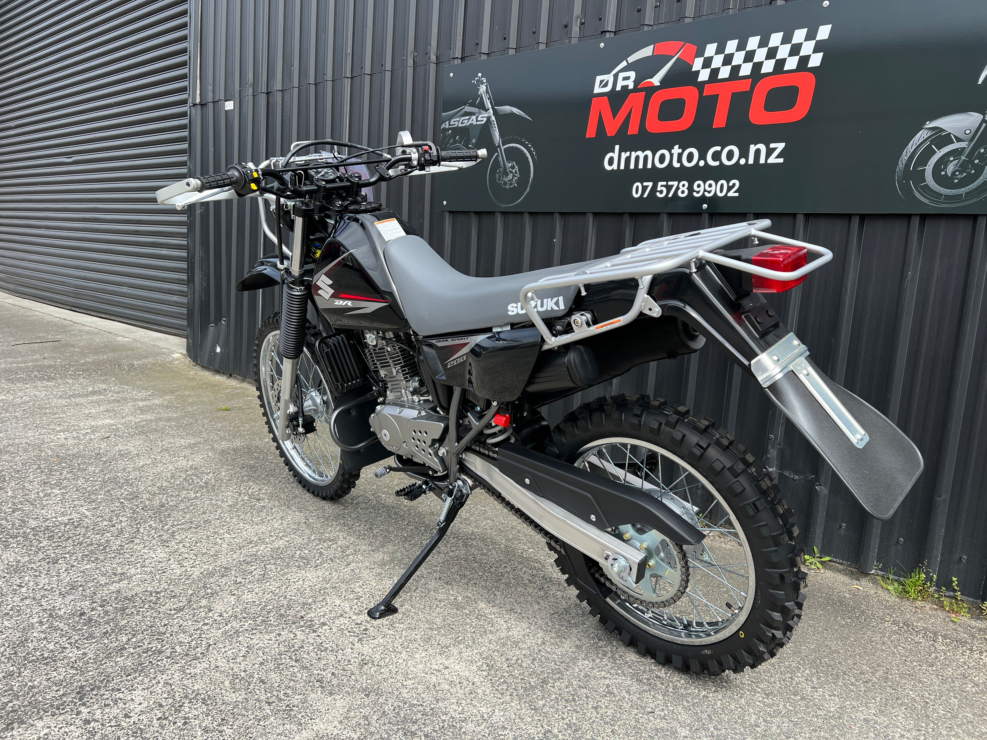 SUZUKI DR200 TROJAN 2025