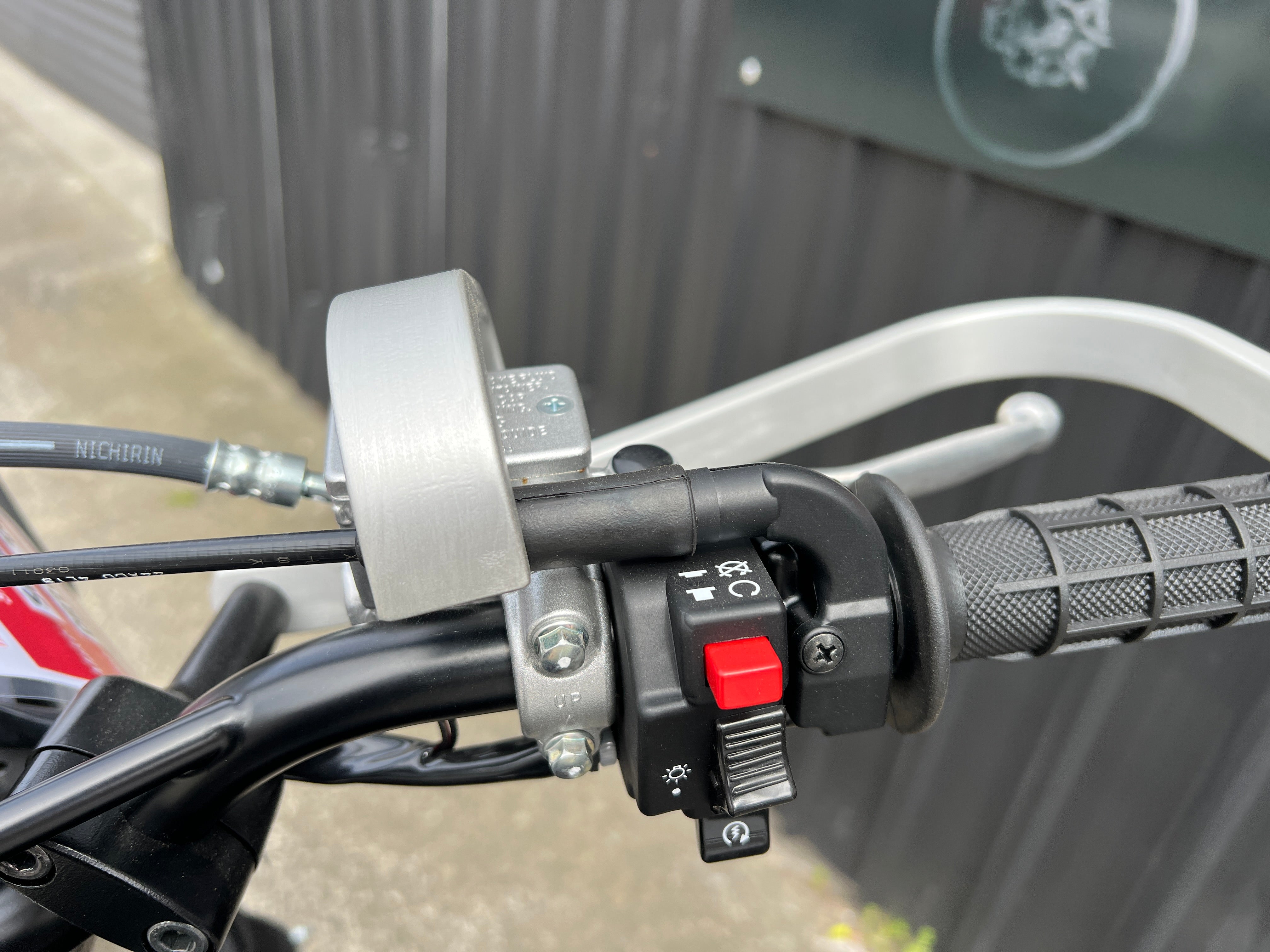 SUZUKI DR200 TROJAN 2025