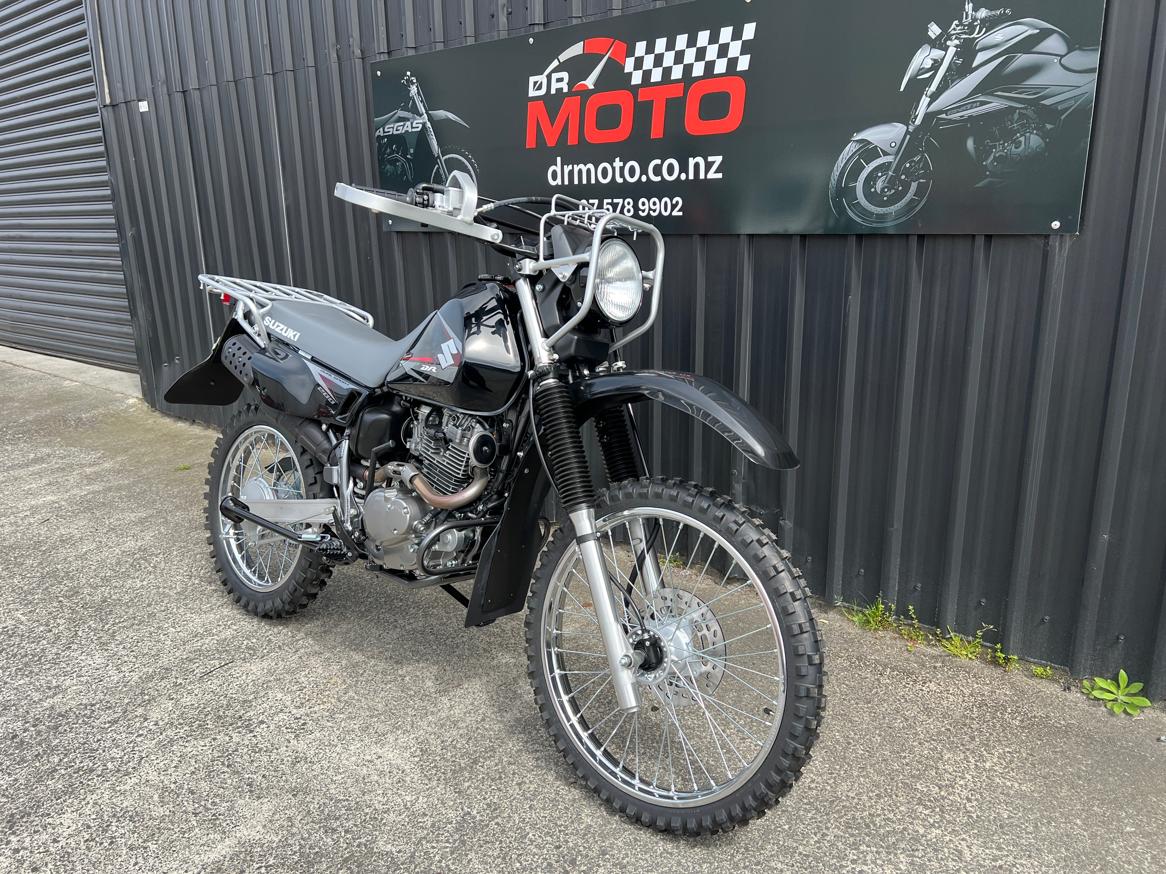 SUZUKI DR200 TROJAN 2025