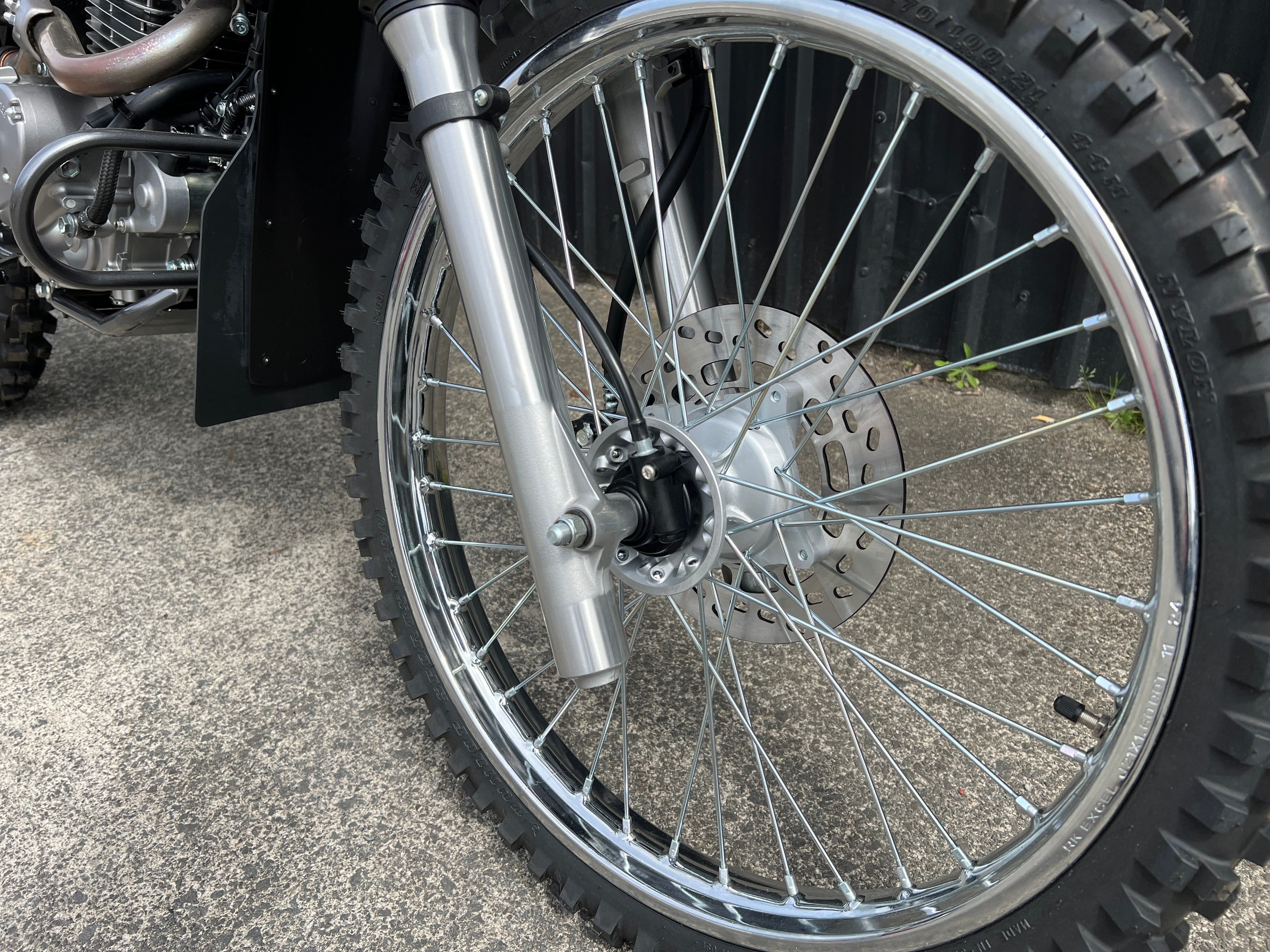 SUZUKI DR200 TROJAN 2025