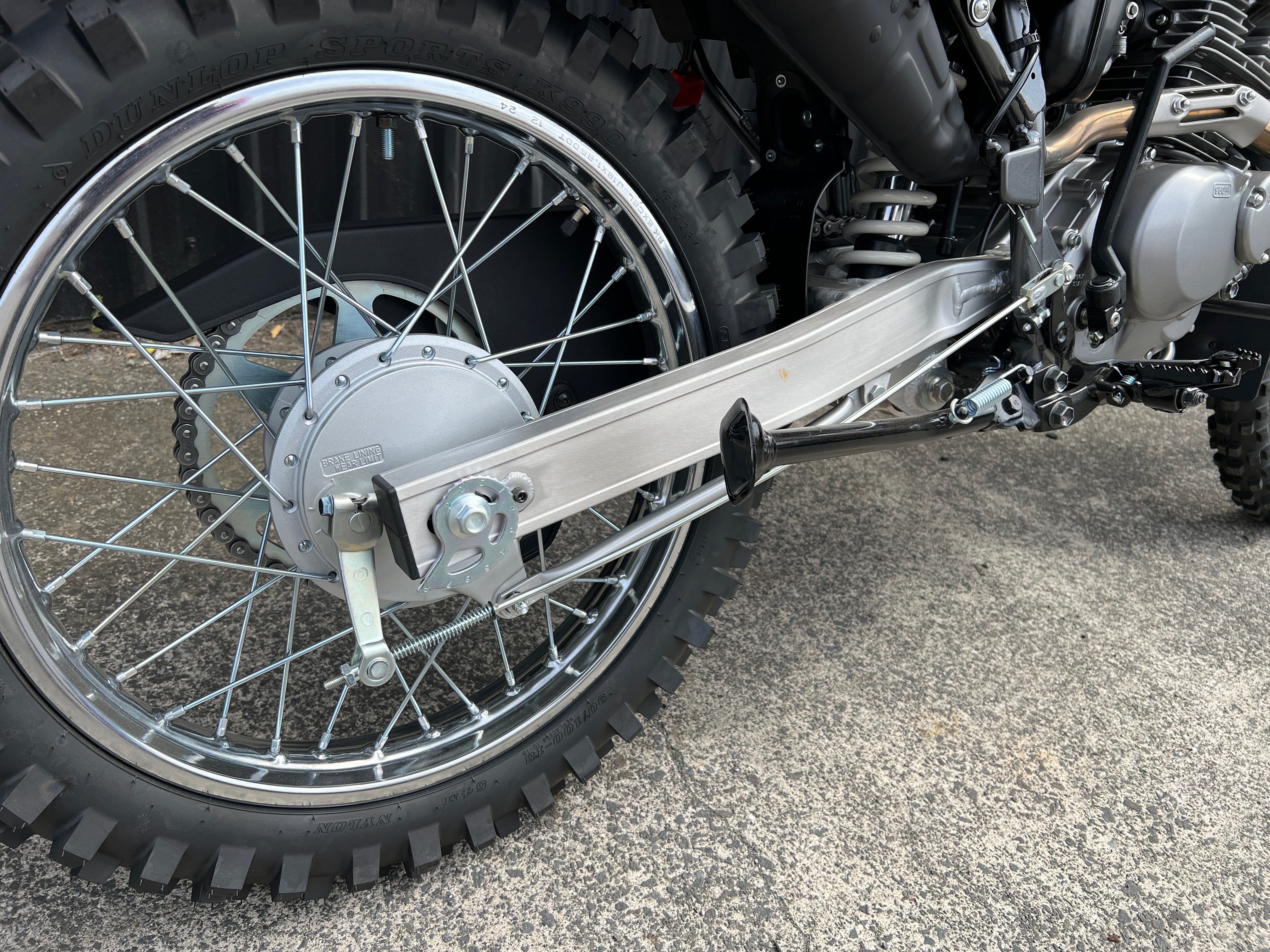 SUZUKI DR200 TROJAN 2025