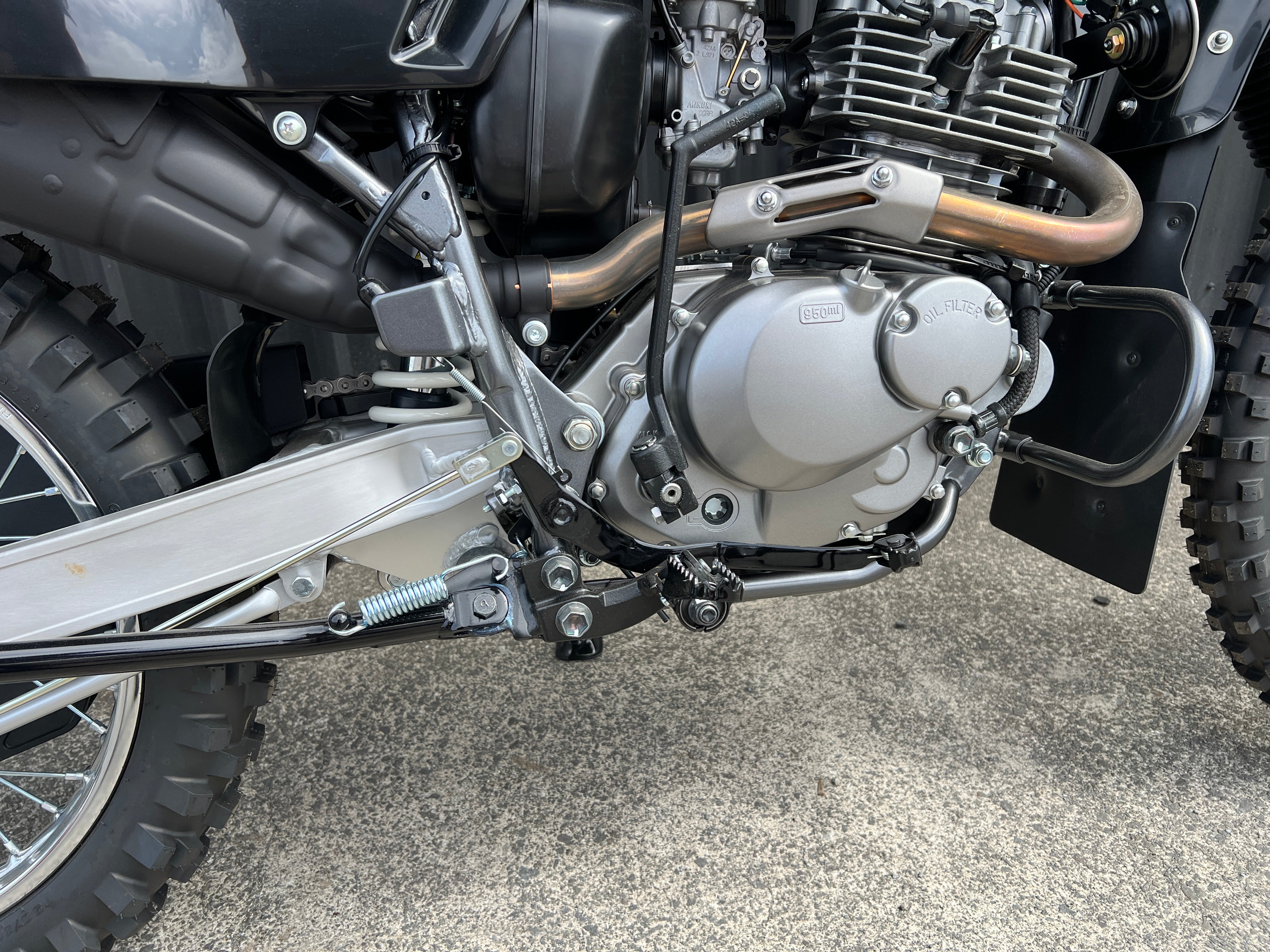 SUZUKI DR200 TROJAN 2025