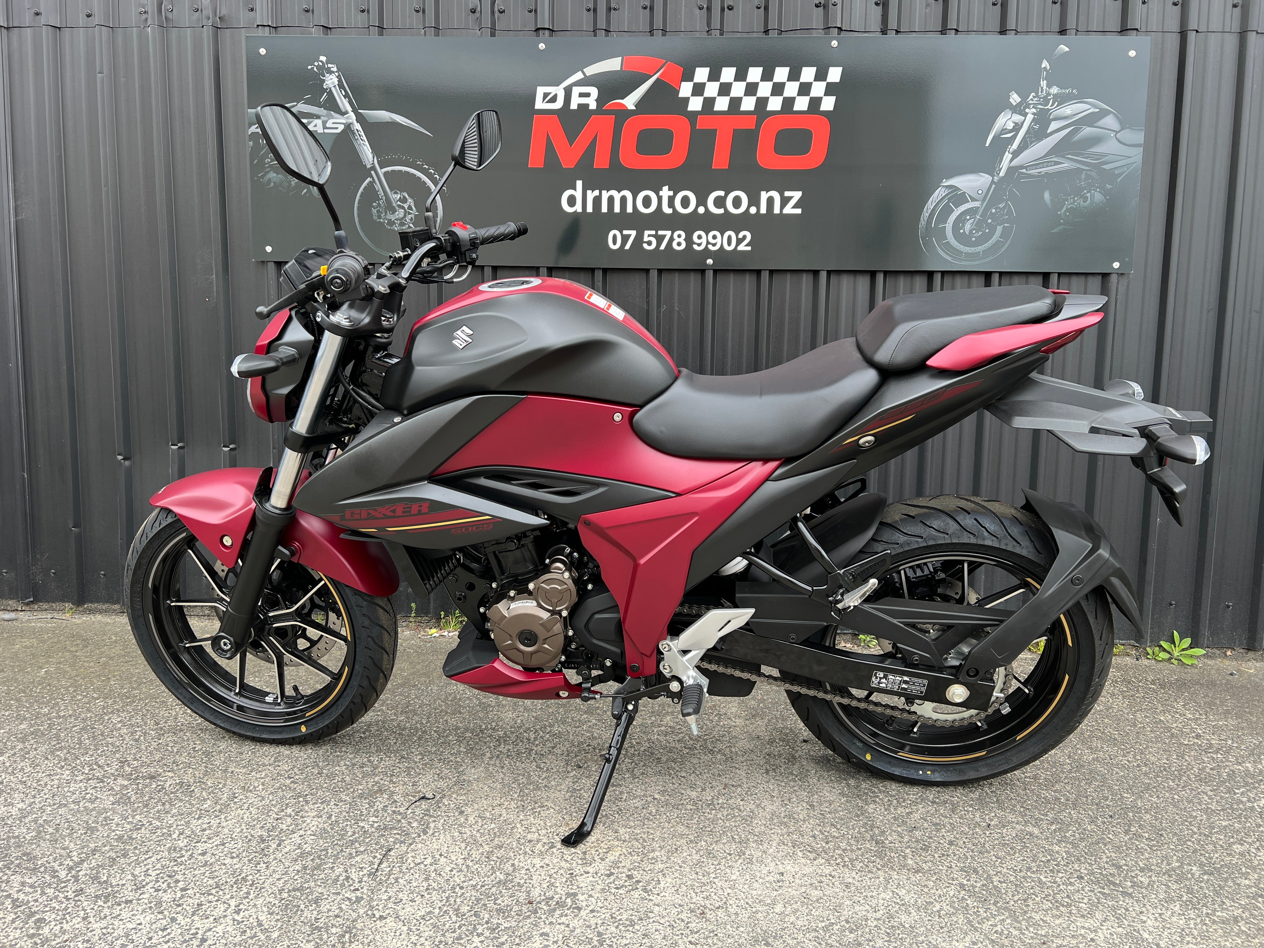 SUZUKI GSX250R 2025 LAMS NAKED BIKE - RED