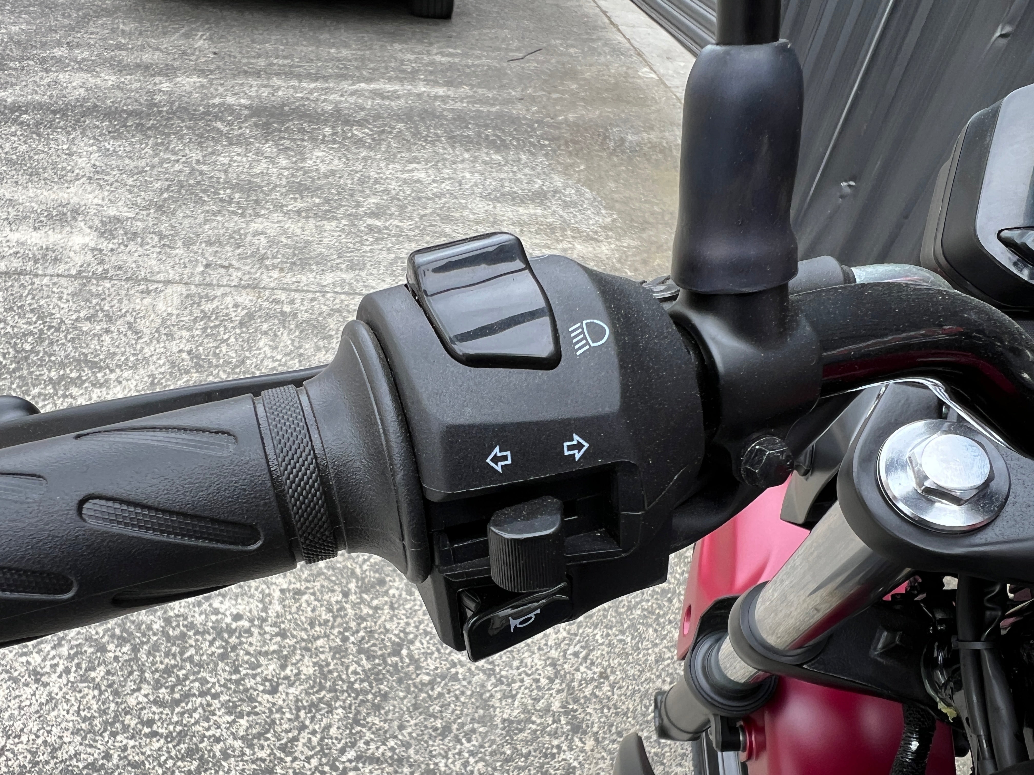 SUZUKI GSX250R 2025 LAMS NAKED BIKE - RED