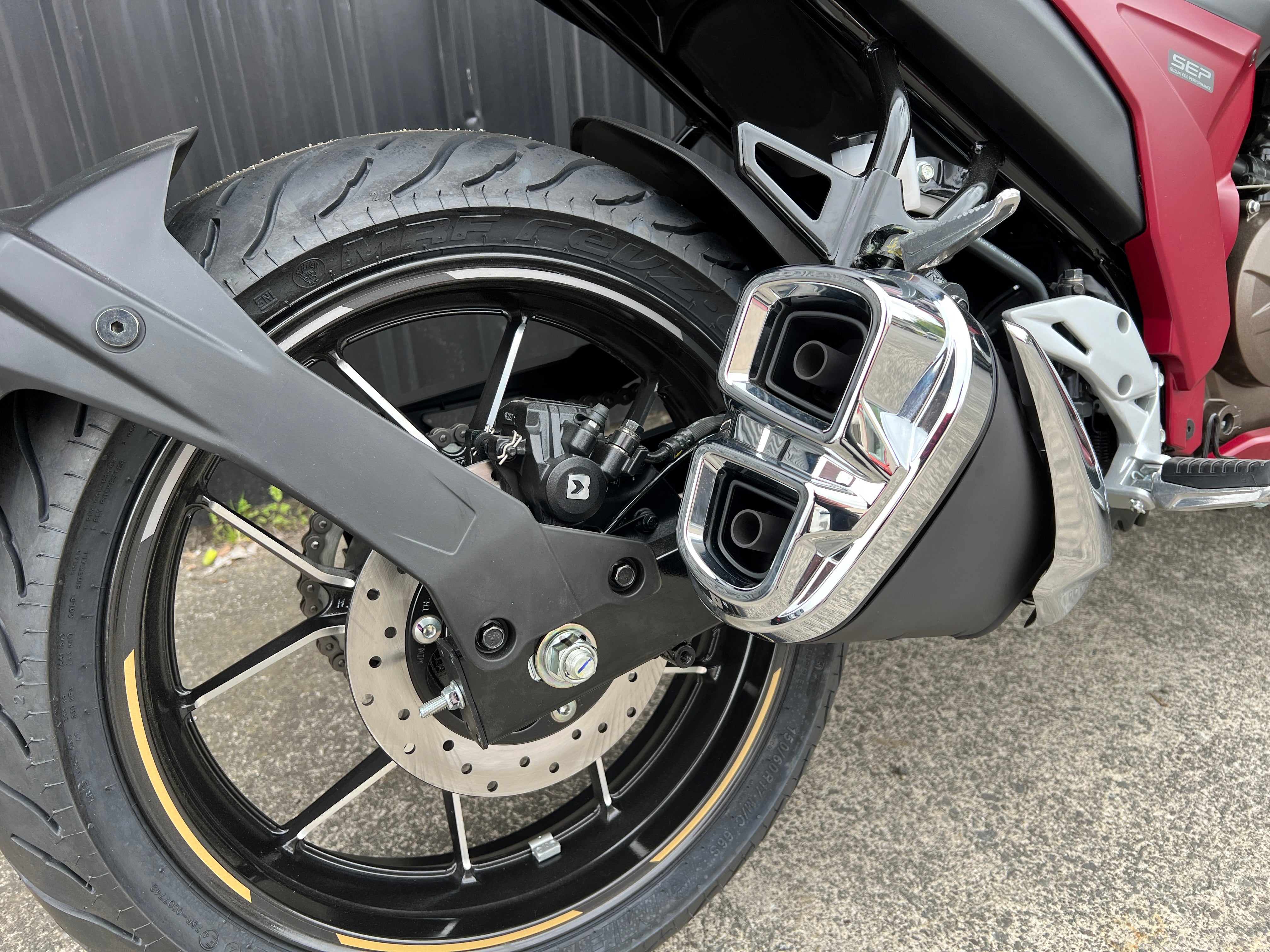 SUZUKI GSX250R 2025 LAMS NAKED BIKE - RED