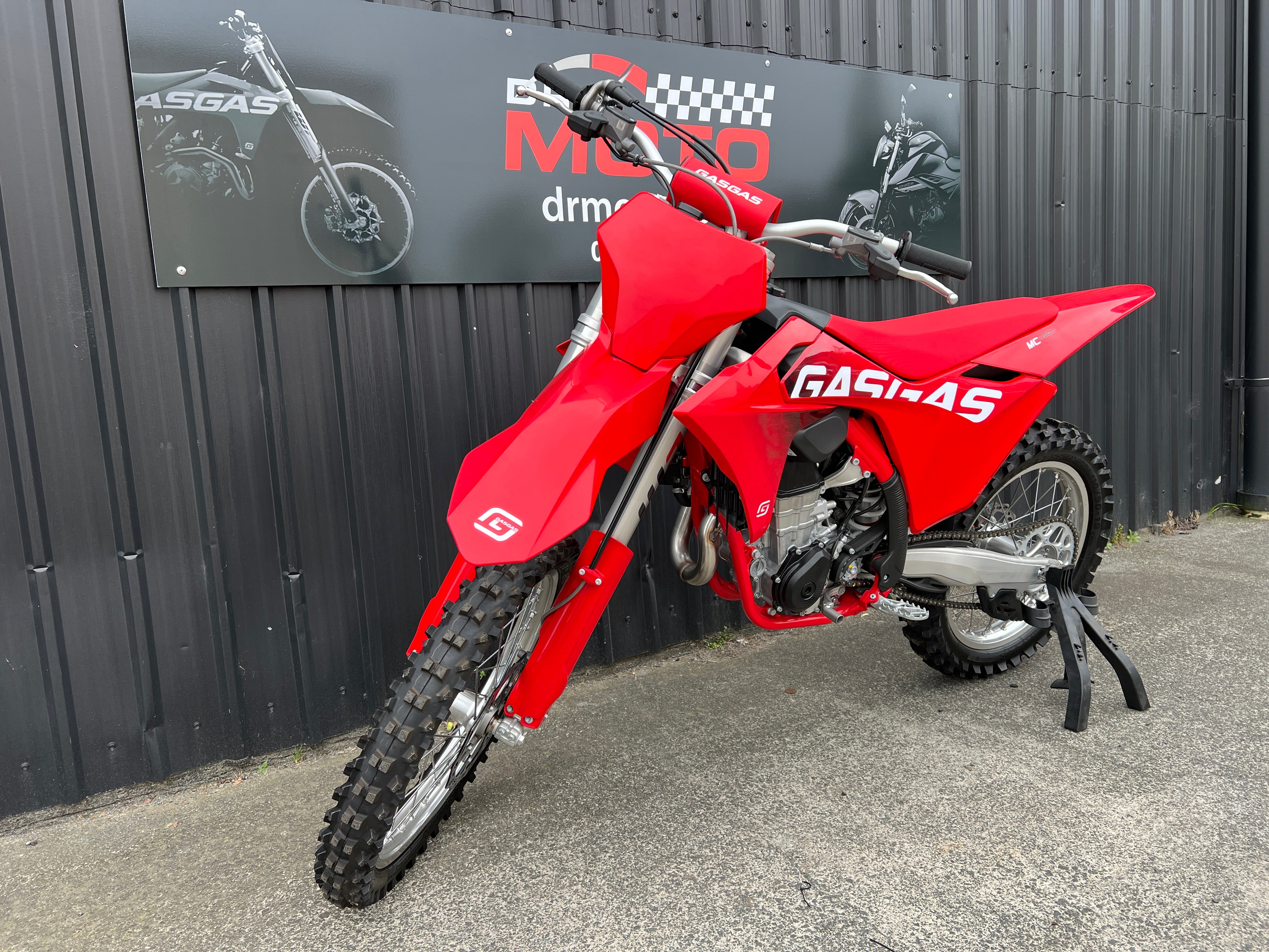 GASGAS MC450F 2024 - RUNOUT SPECIAL SAVE $2930, DEAL WON'T BE REPEATED