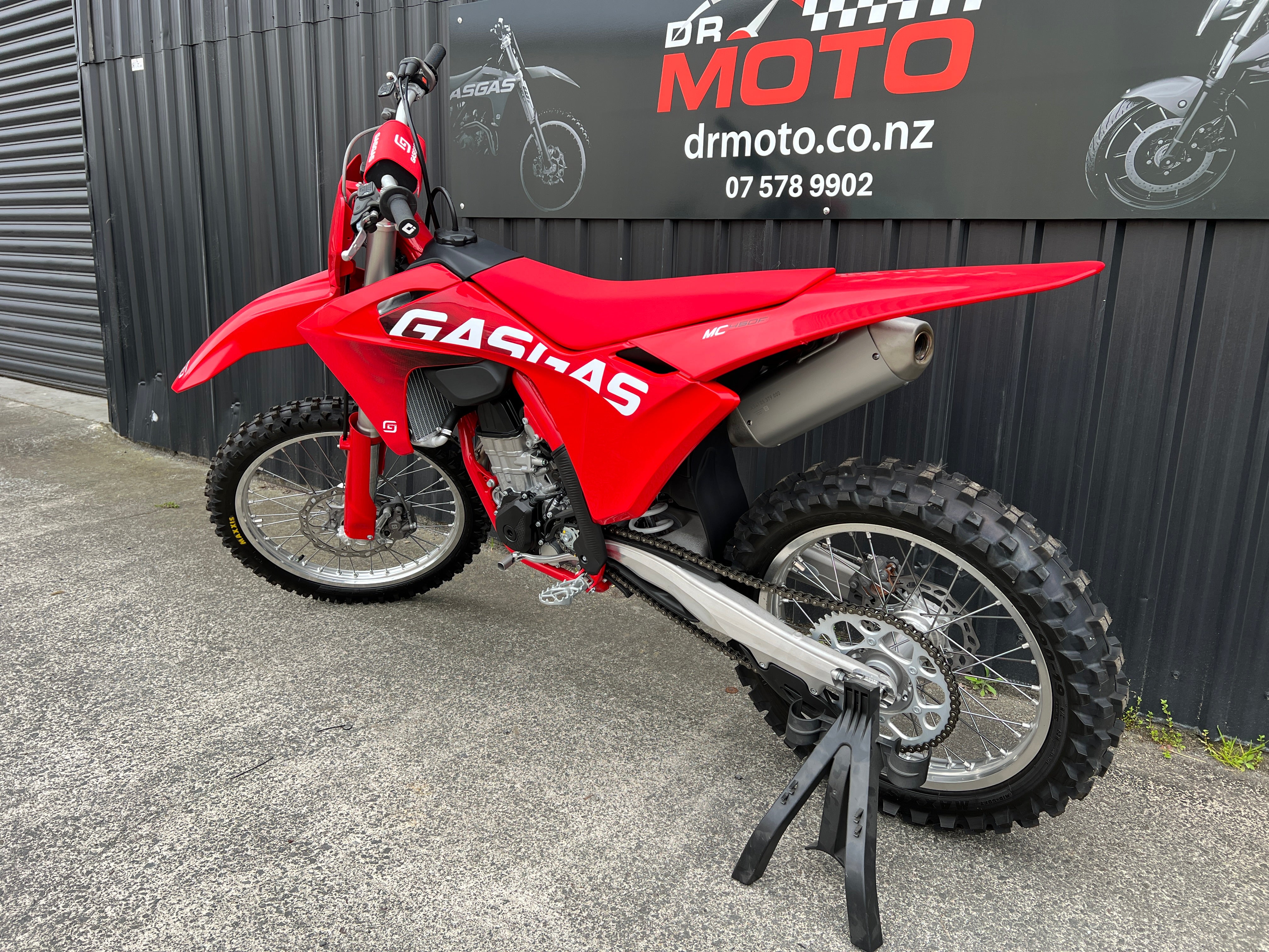 GASGAS MC450F 2024 - RUNOUT SPECIAL SAVE $2930, DEAL WON'T BE REPEATED