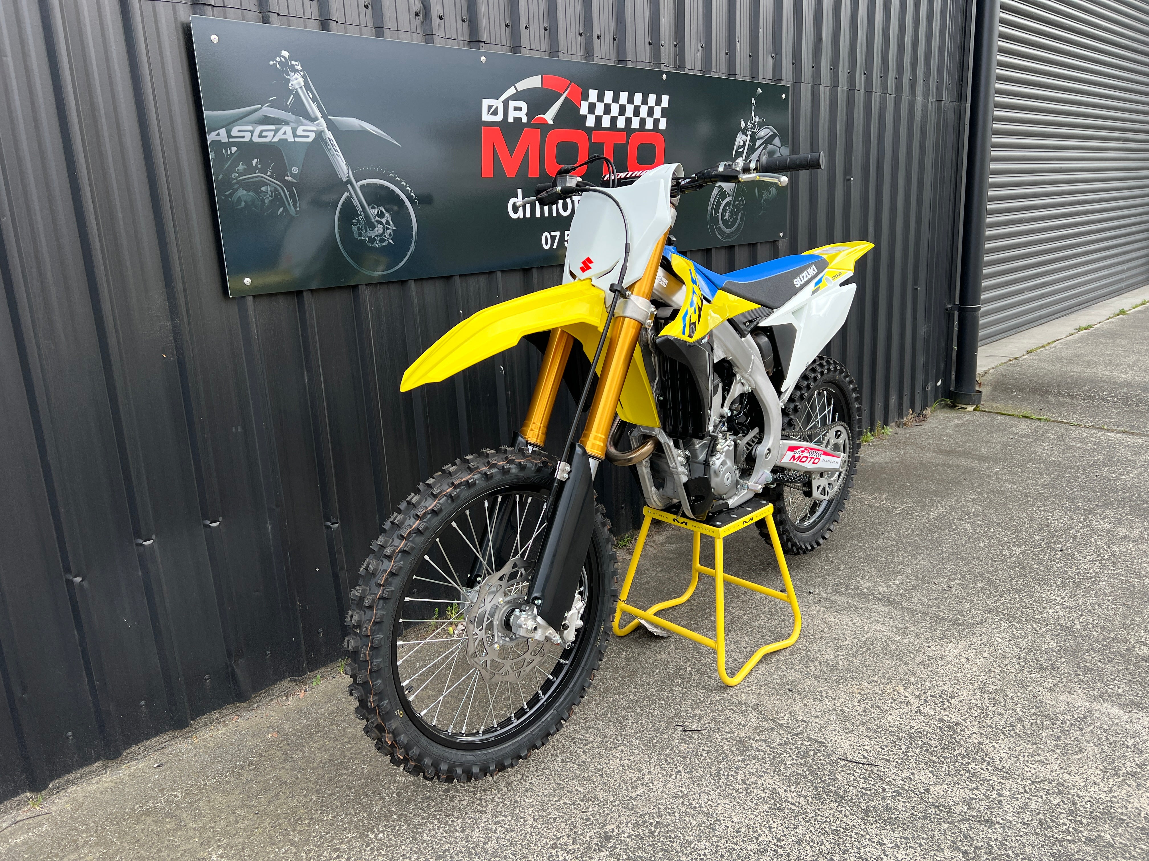 SUZUKI RMZ250 2024  SAVE $3500!! FREE FMF EXHAUST SYSTEM + $1500 SAVINGS
