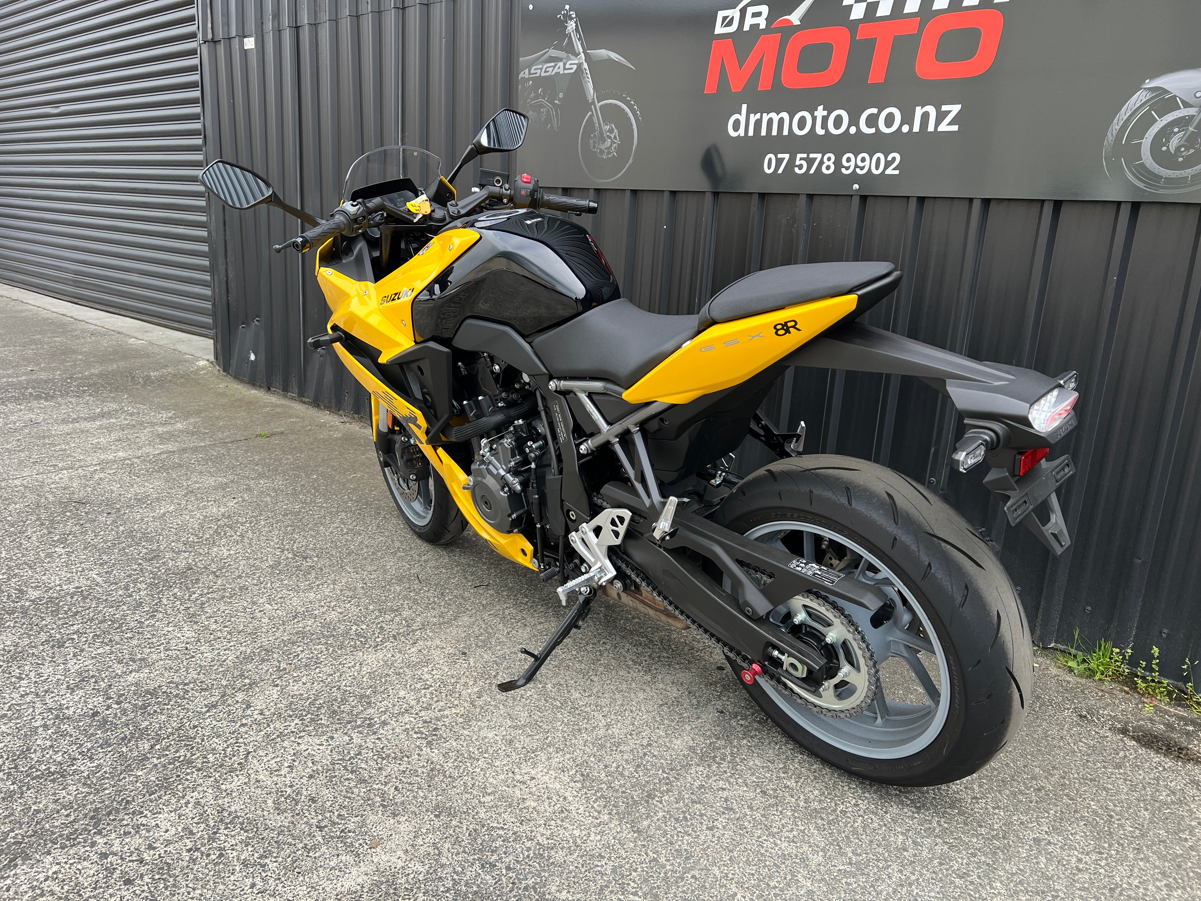 SUZUKI GSX8R 2025 - Ex Demo runout! SAVE $2101!