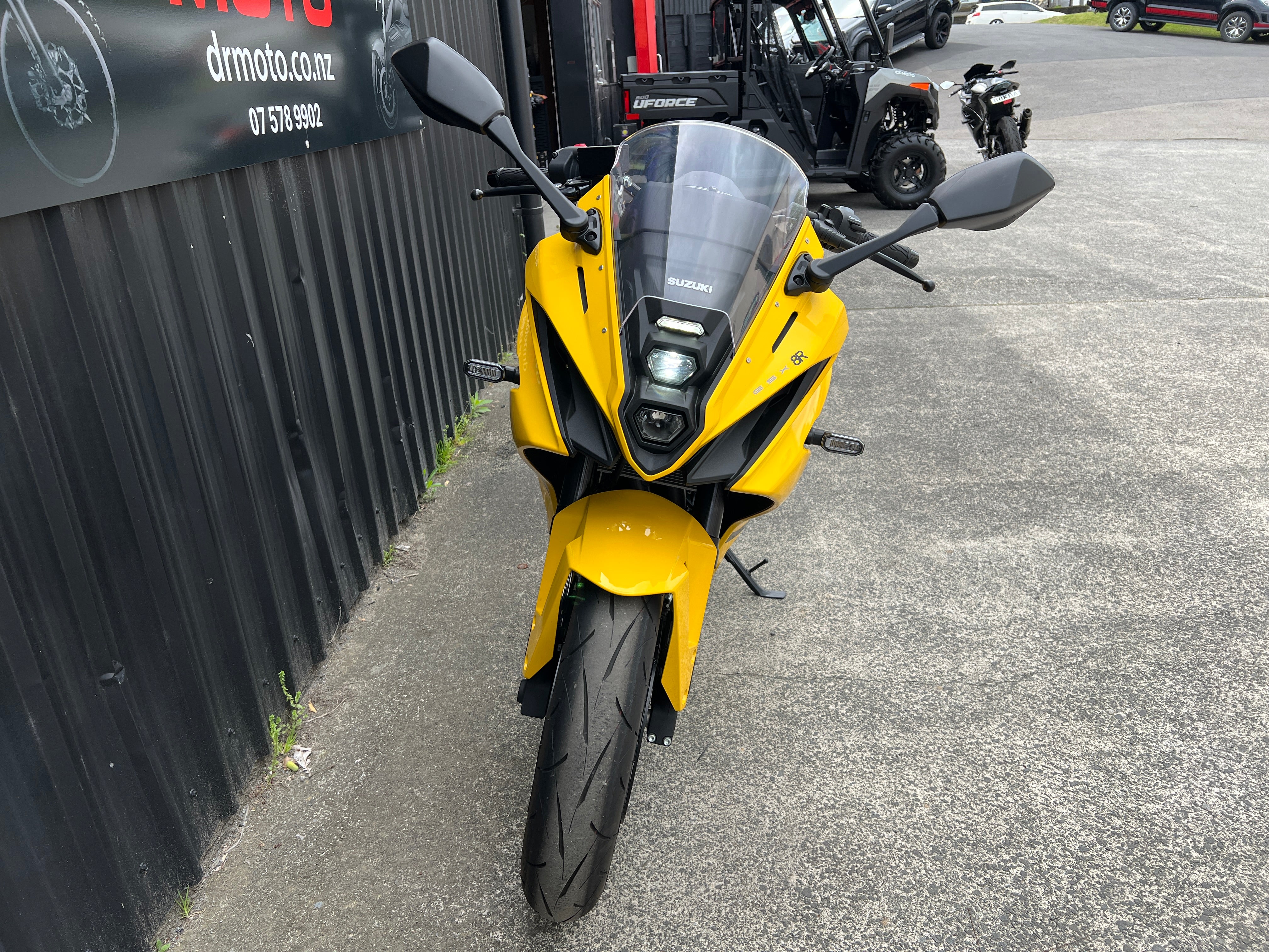 SUZUKI GSX8R 2025 - Ex Demo runout! SAVE $2101!