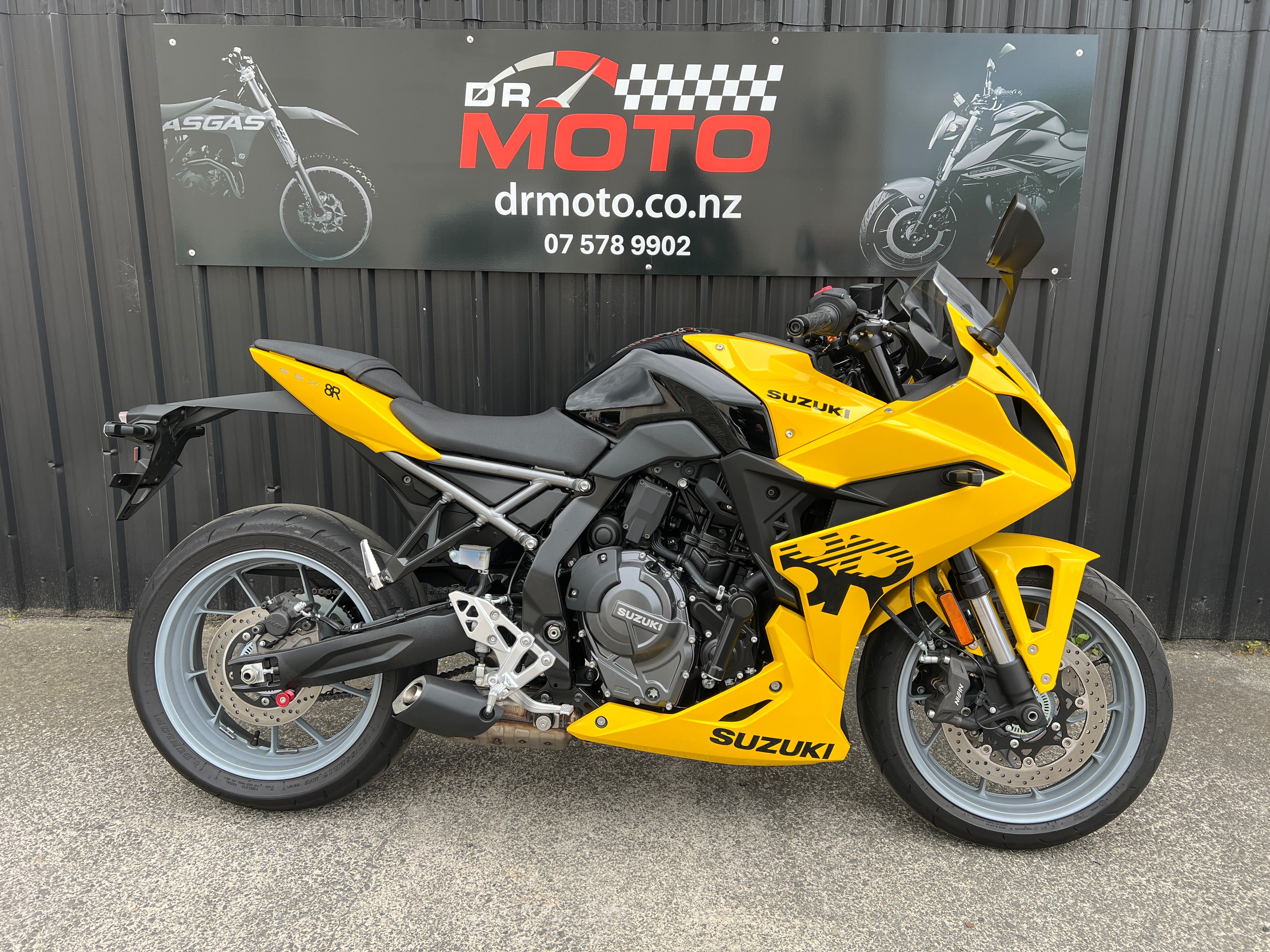 SUZUKI GSX8R 2025 - Ex Demo runout! SAVE $2101!