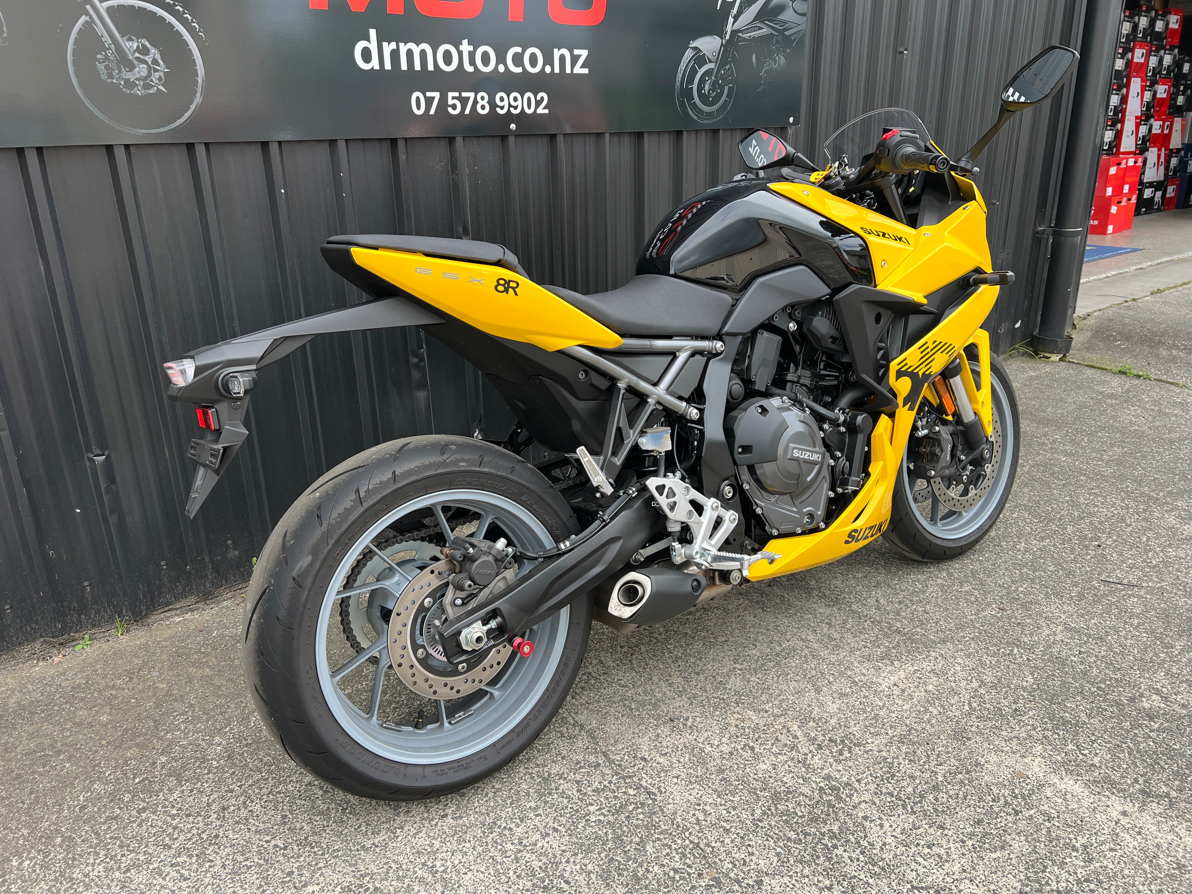 SUZUKI GSX8R 2025 - Ex Demo runout! SAVE $2101!