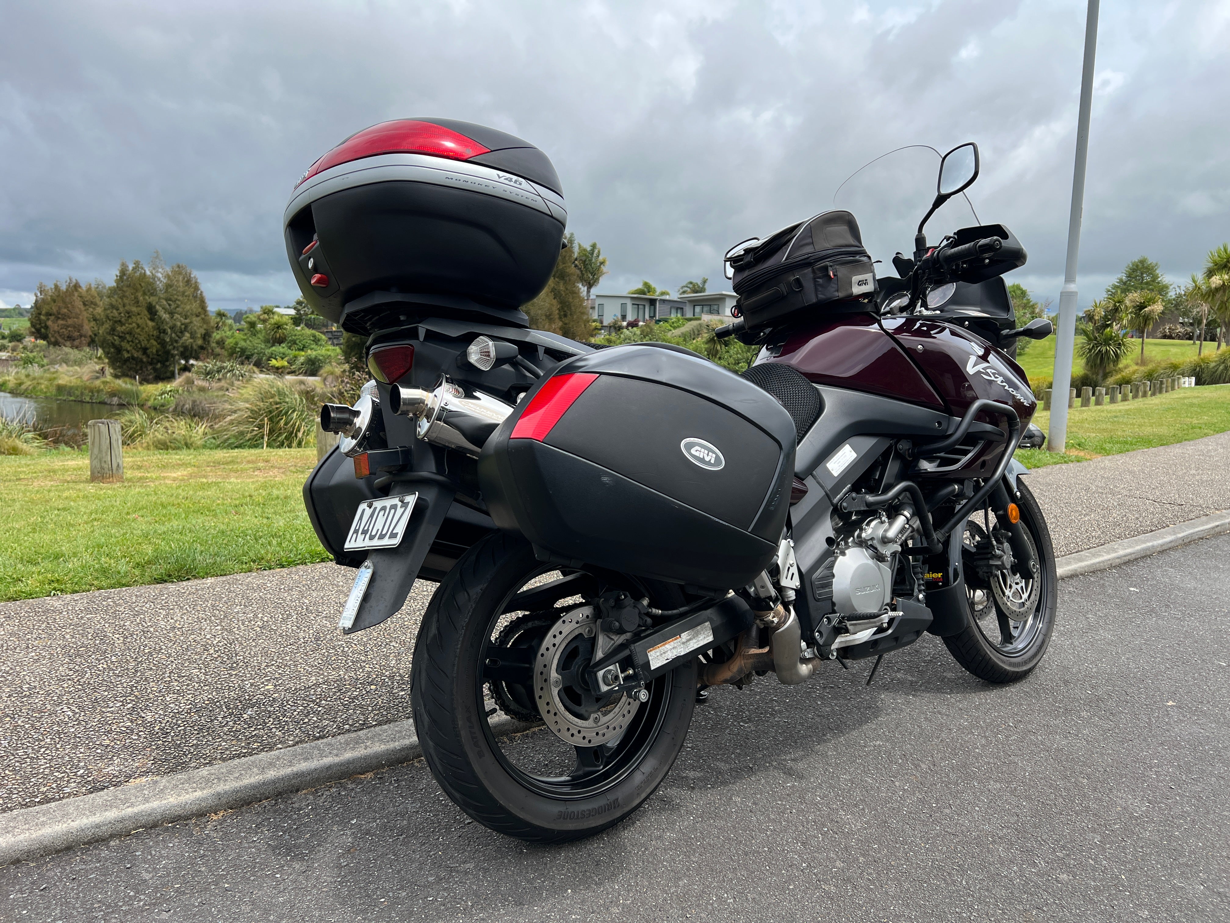 SUZUKI DL1000 2010 - ADVENTURE READY!