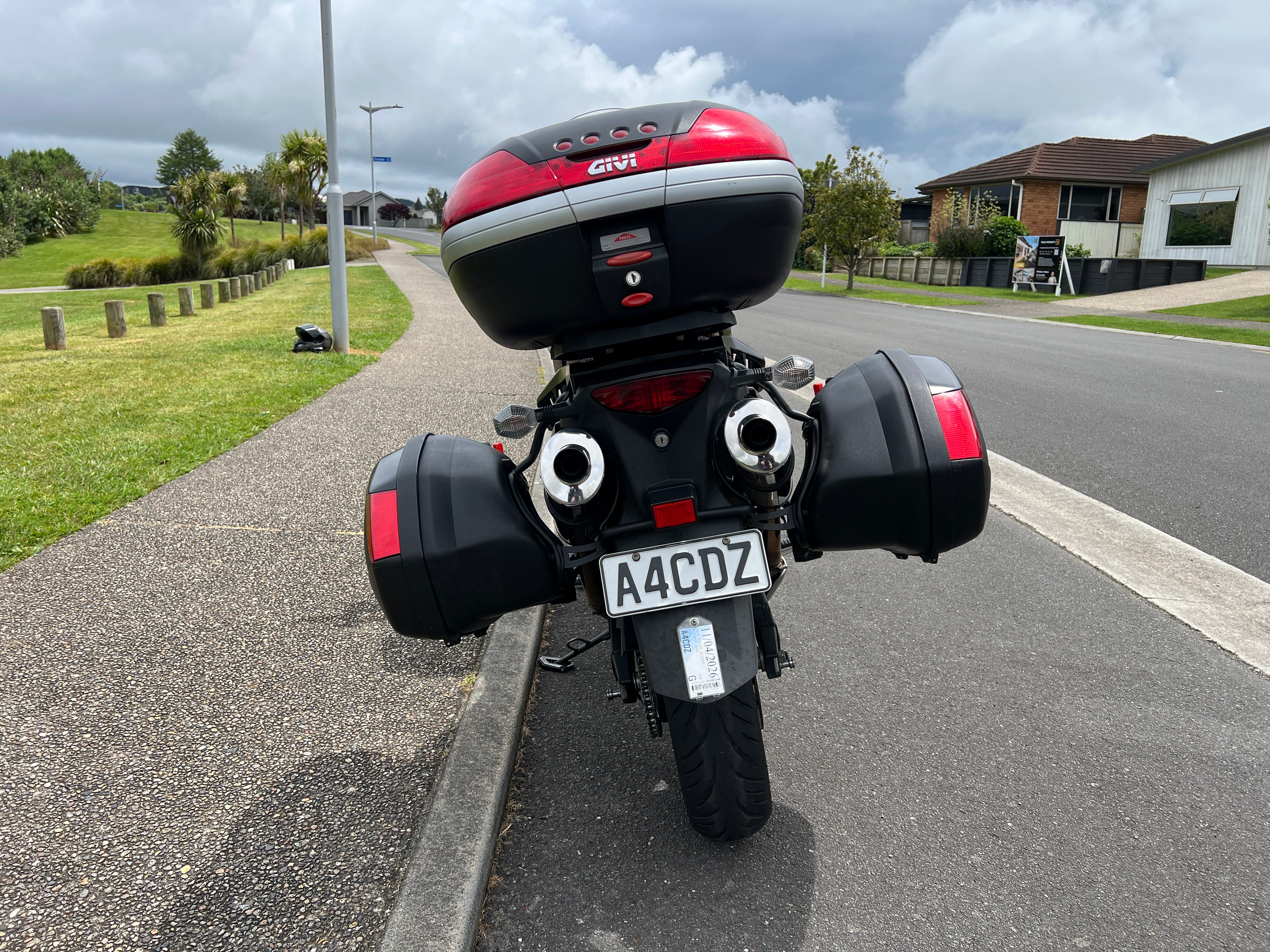 SUZUKI DL1000 2010 - ADVENTURE READY!