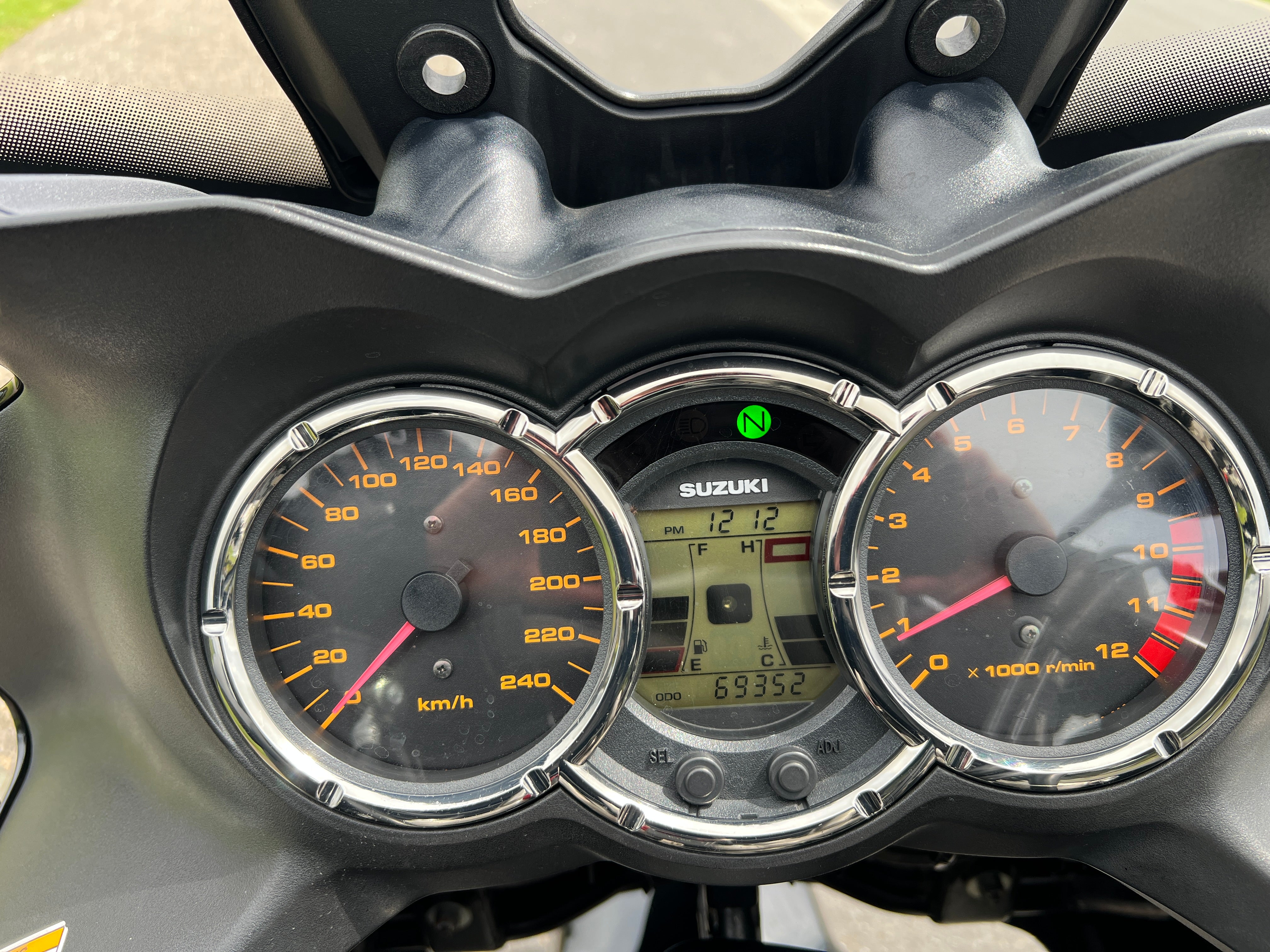 SUZUKI DL1000 2010 - ADVENTURE READY!