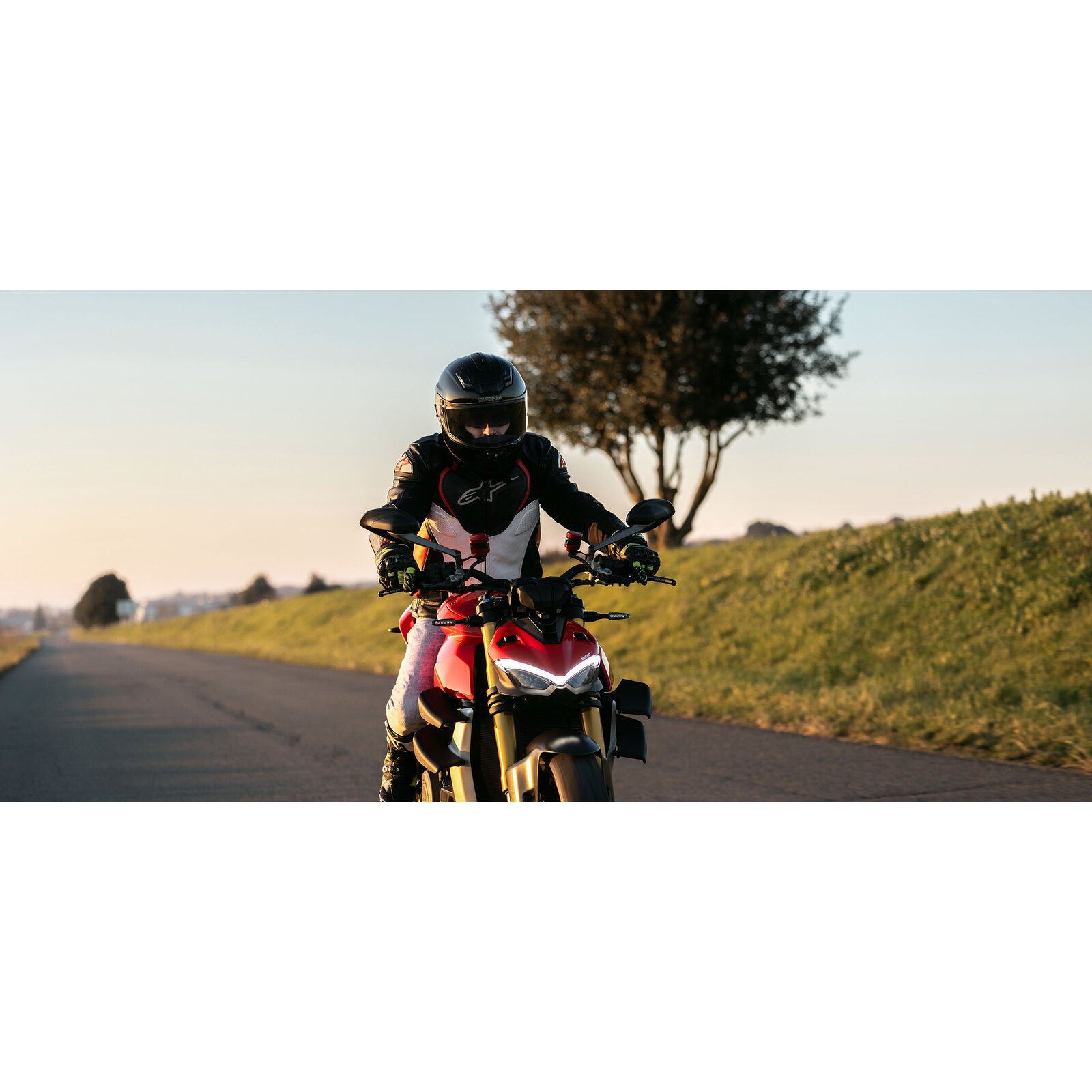 Sena Phantom Smart Helmet with Mesh Intercom - Gloss Black