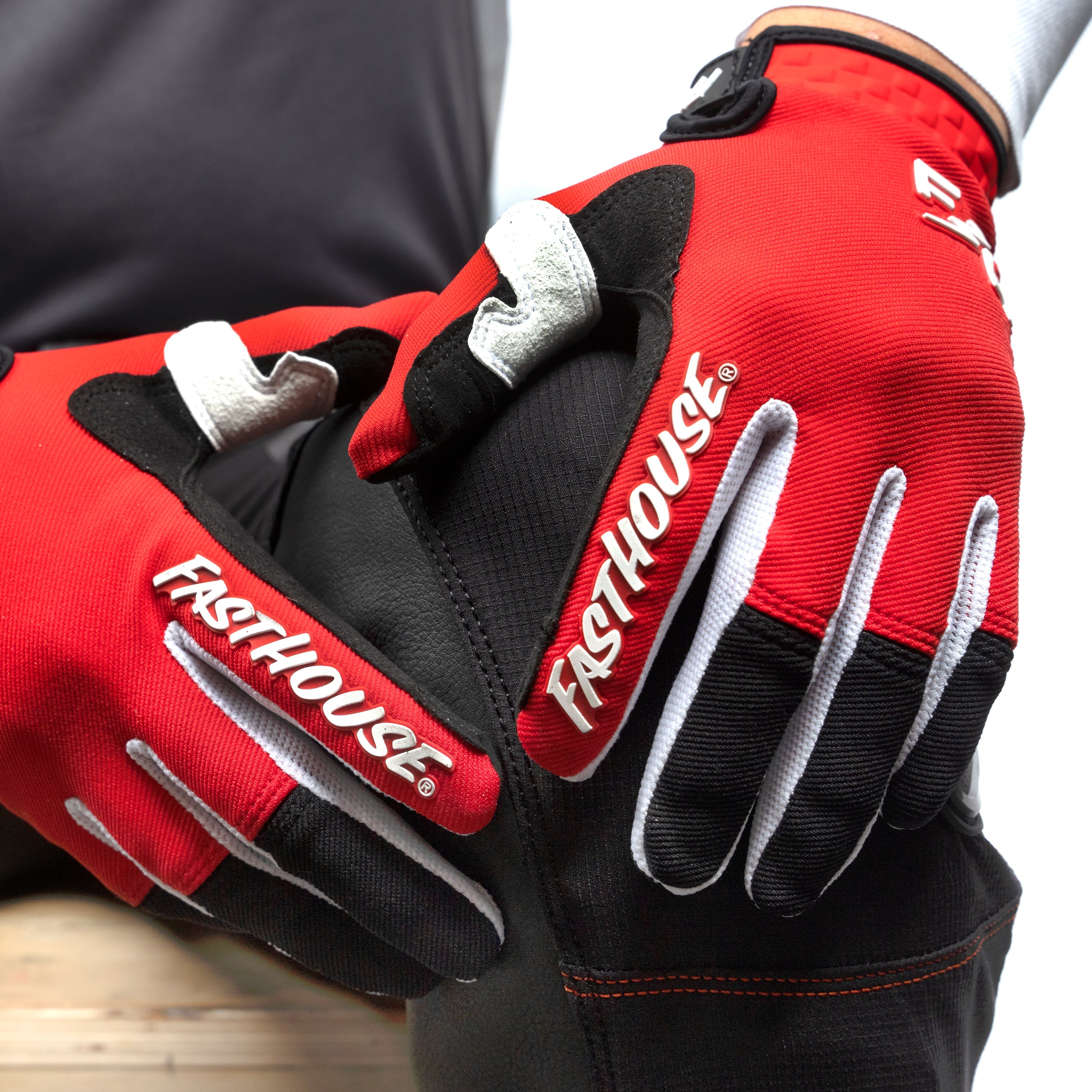 Speed Style Gloves - Red/Black